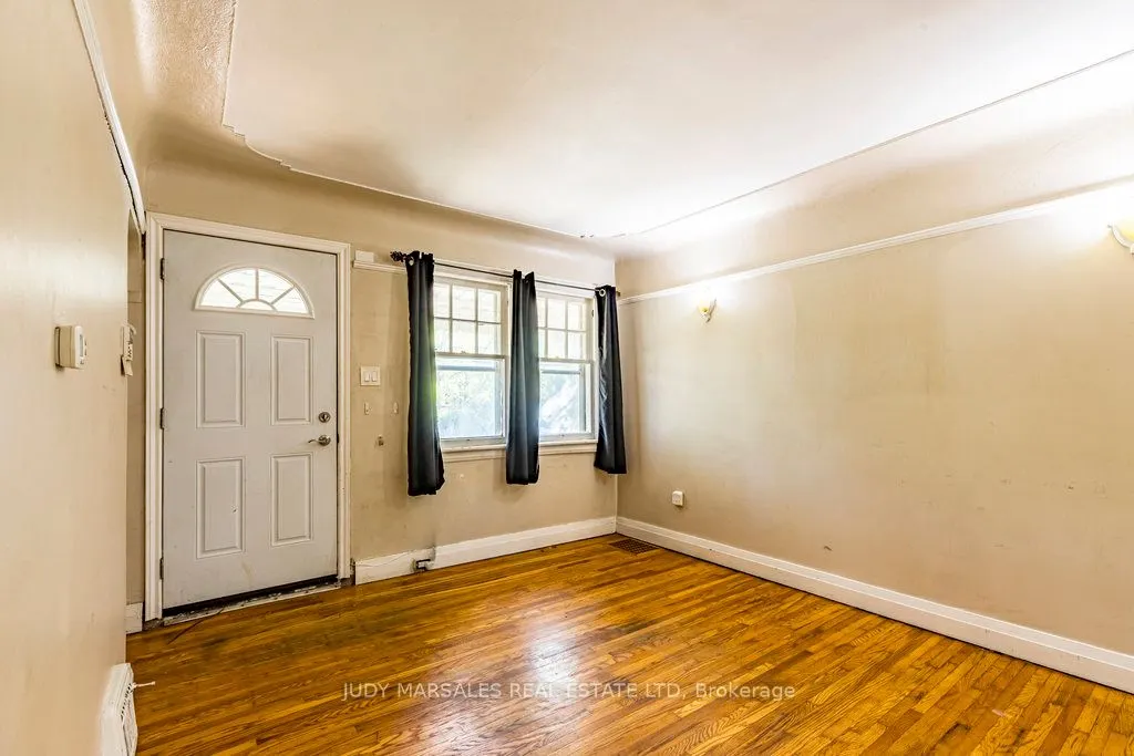 132 Tope Crescent