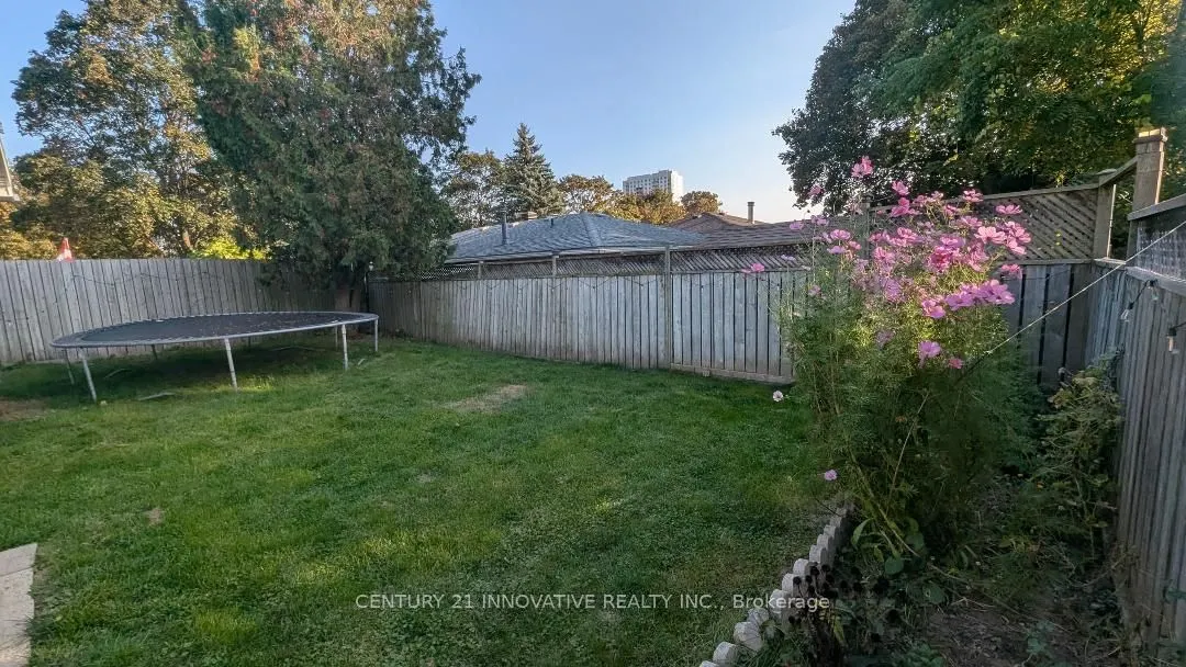 75 Pepperwood Crescent