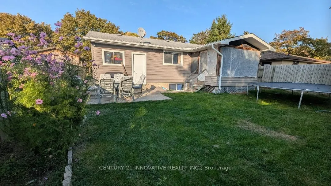 75 Pepperwood Crescent