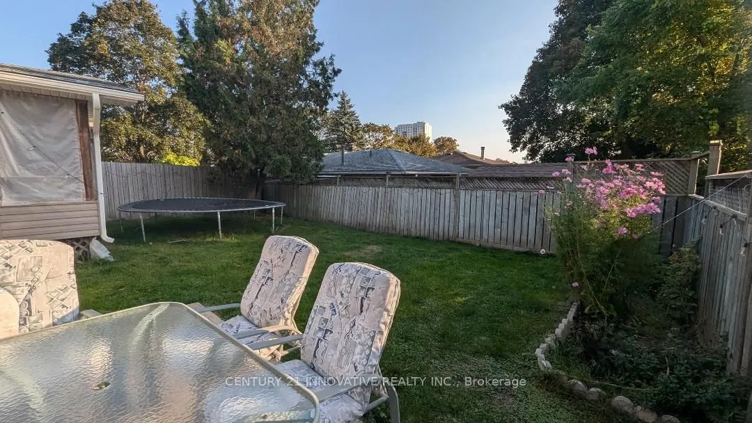 75 Pepperwood Crescent