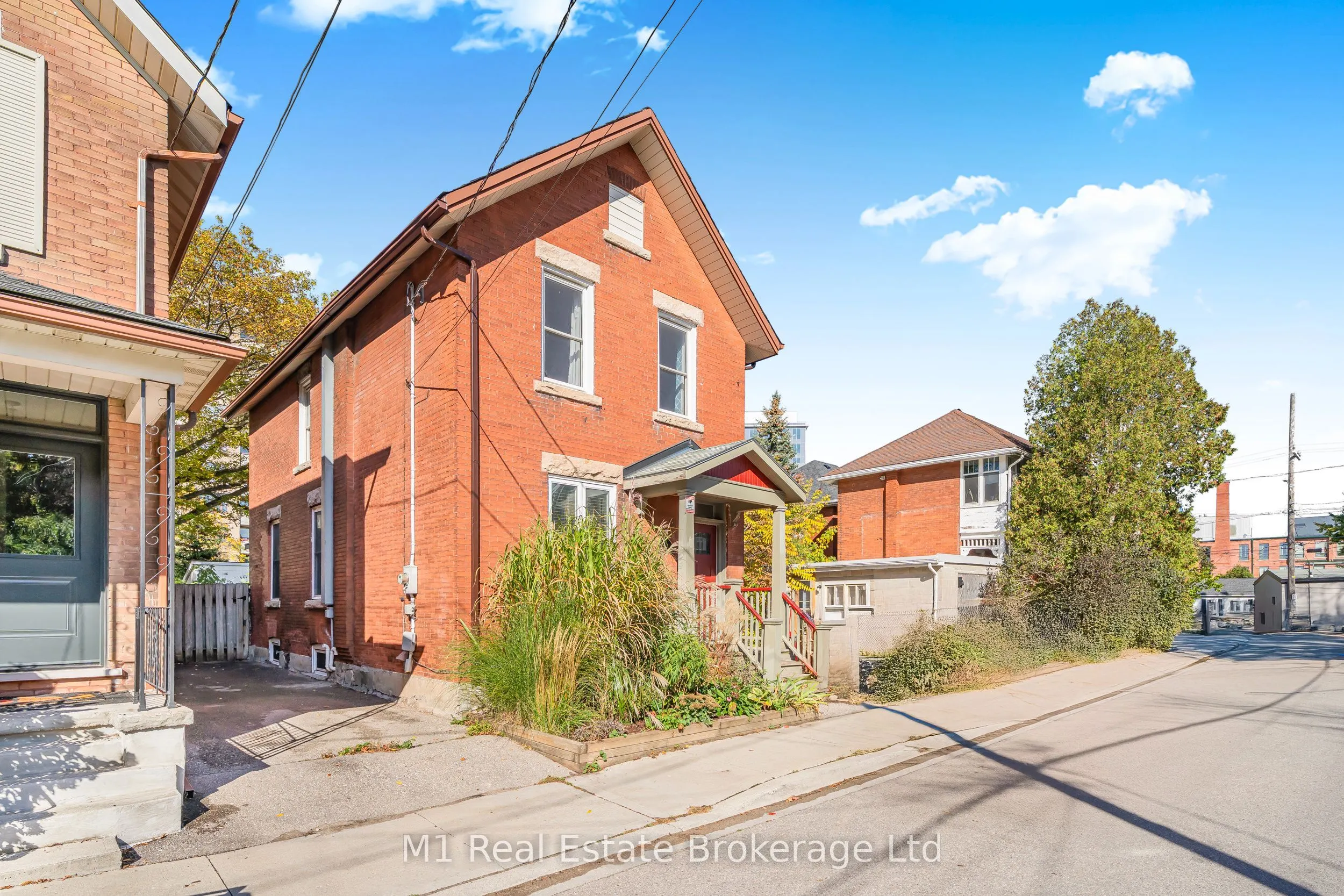 60 Howitt Street