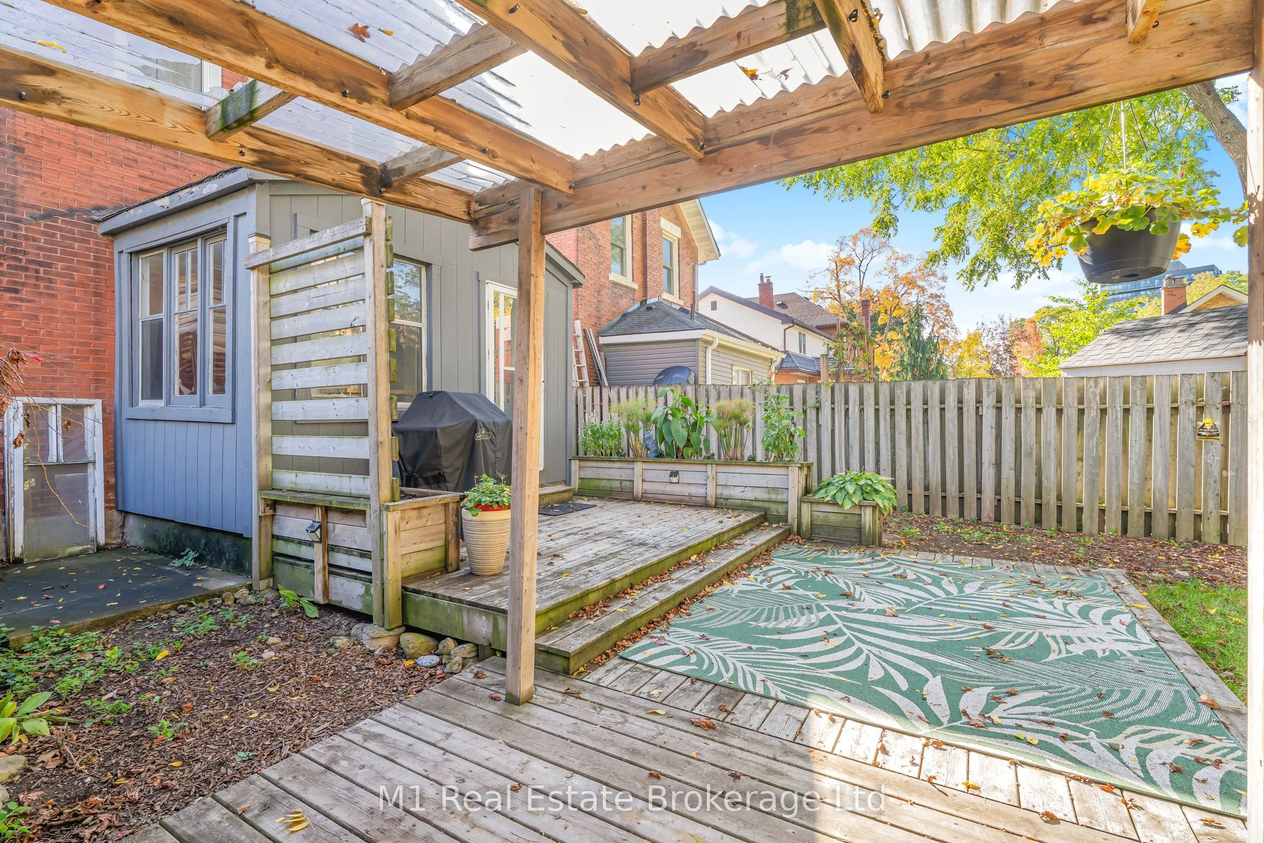 60 Howitt Street