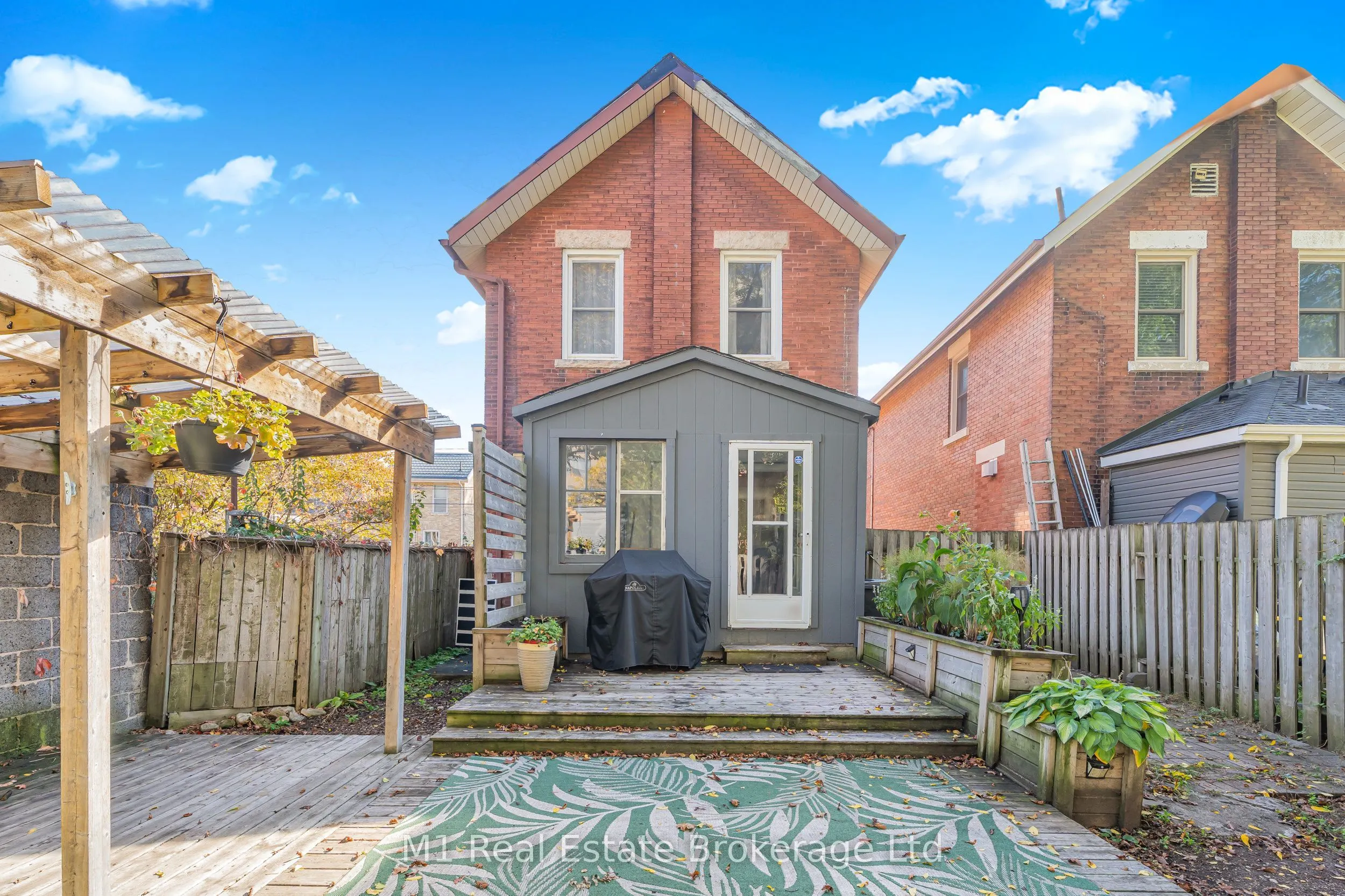 60 Howitt Street