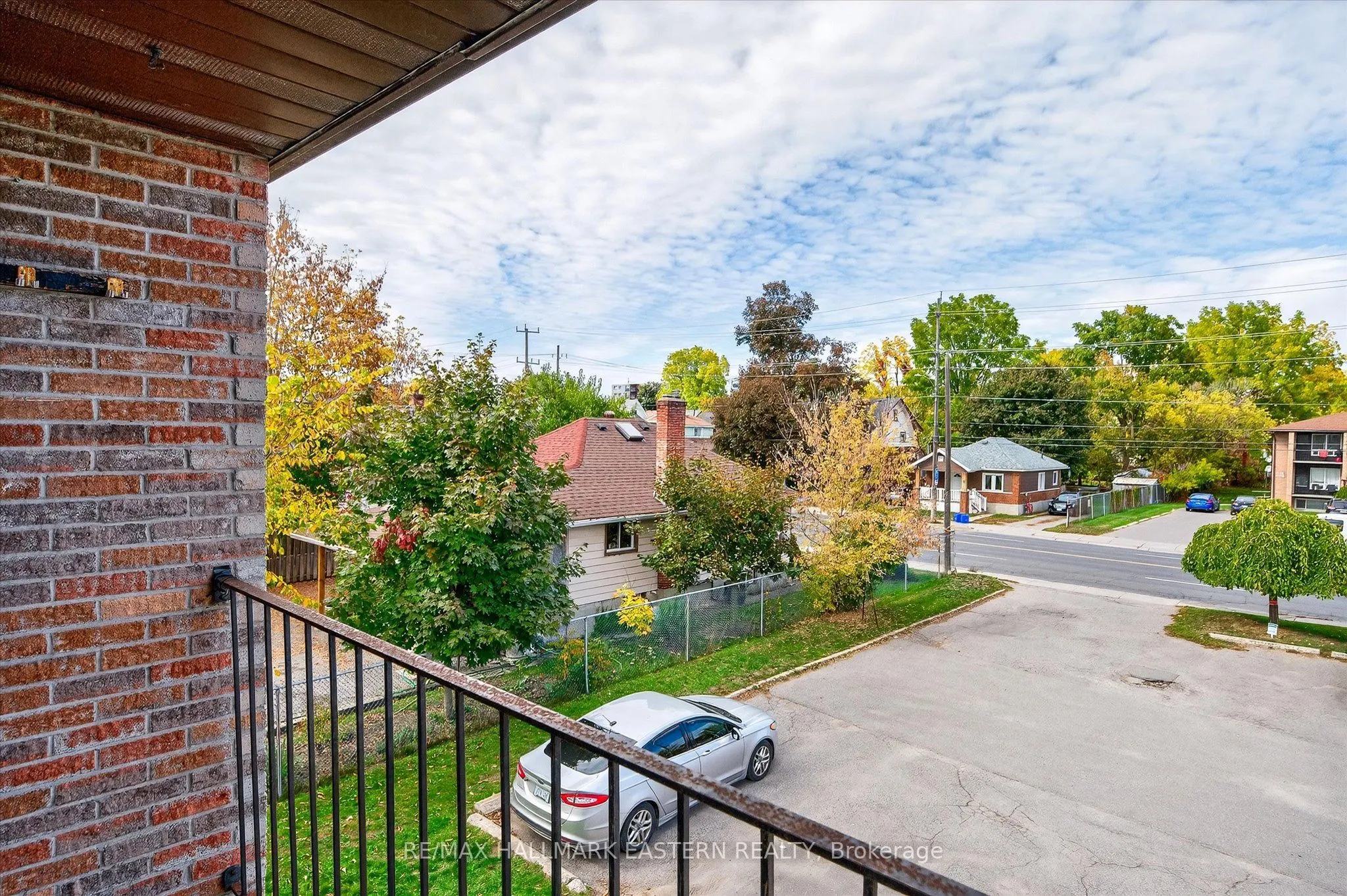 135 Lansdowne Street W