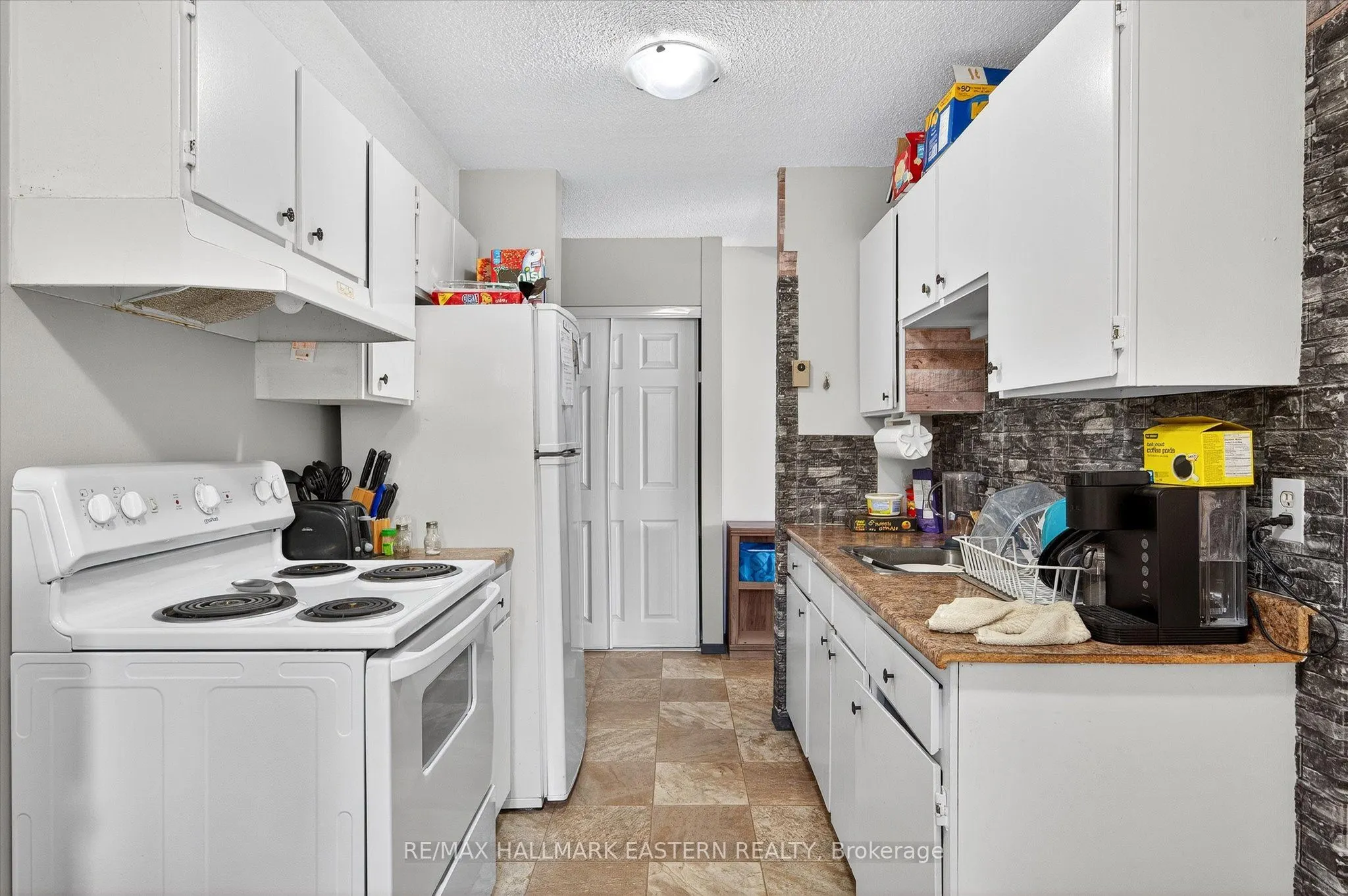 135 Lansdowne Street W