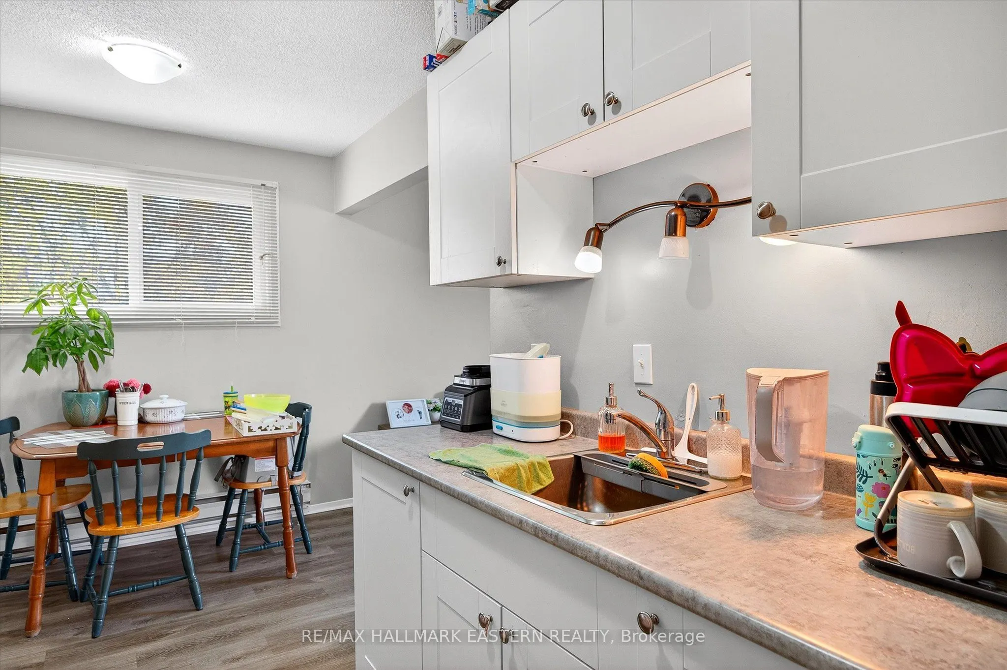135 Lansdowne Street W