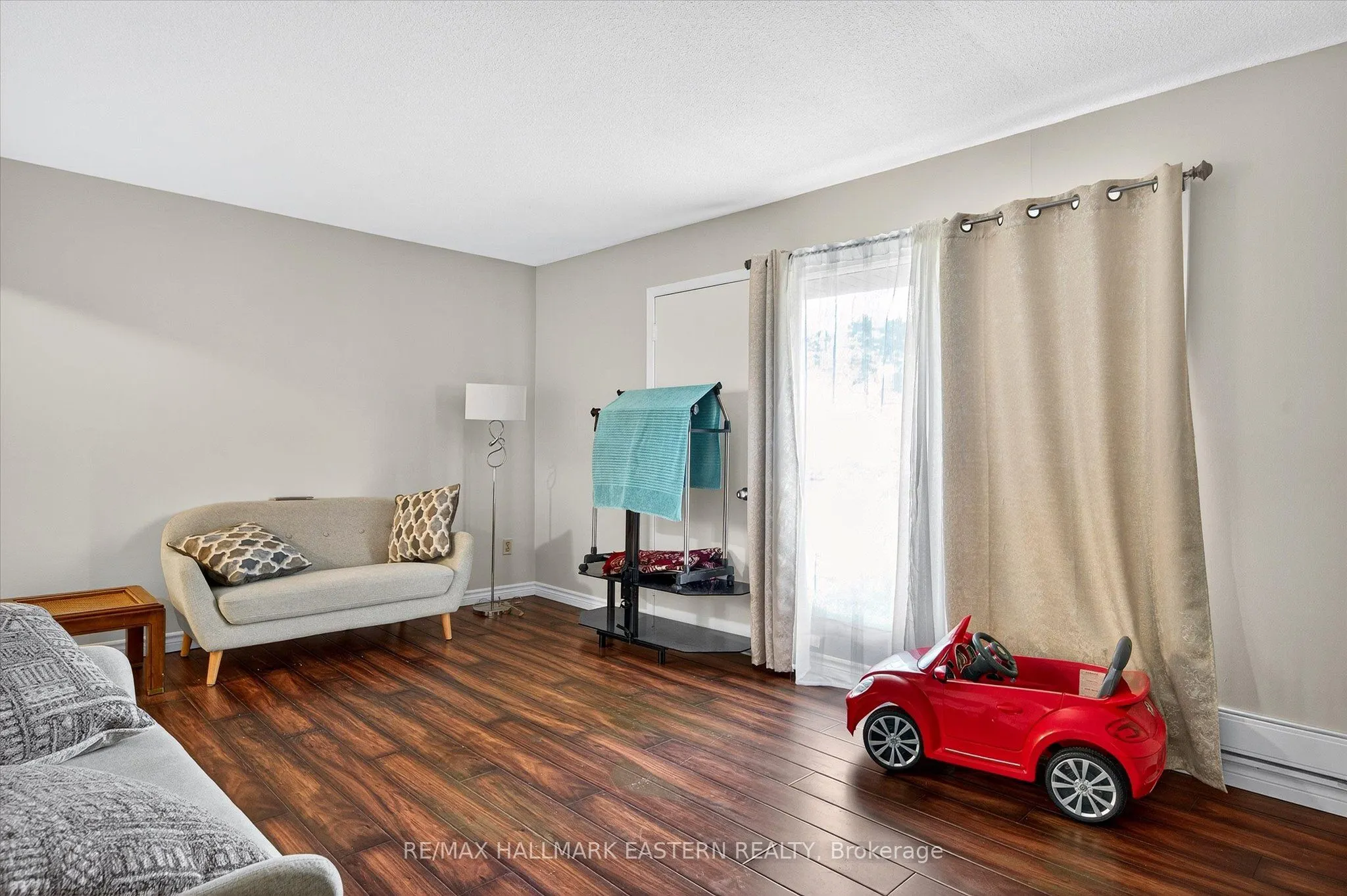 135 Lansdowne Street W