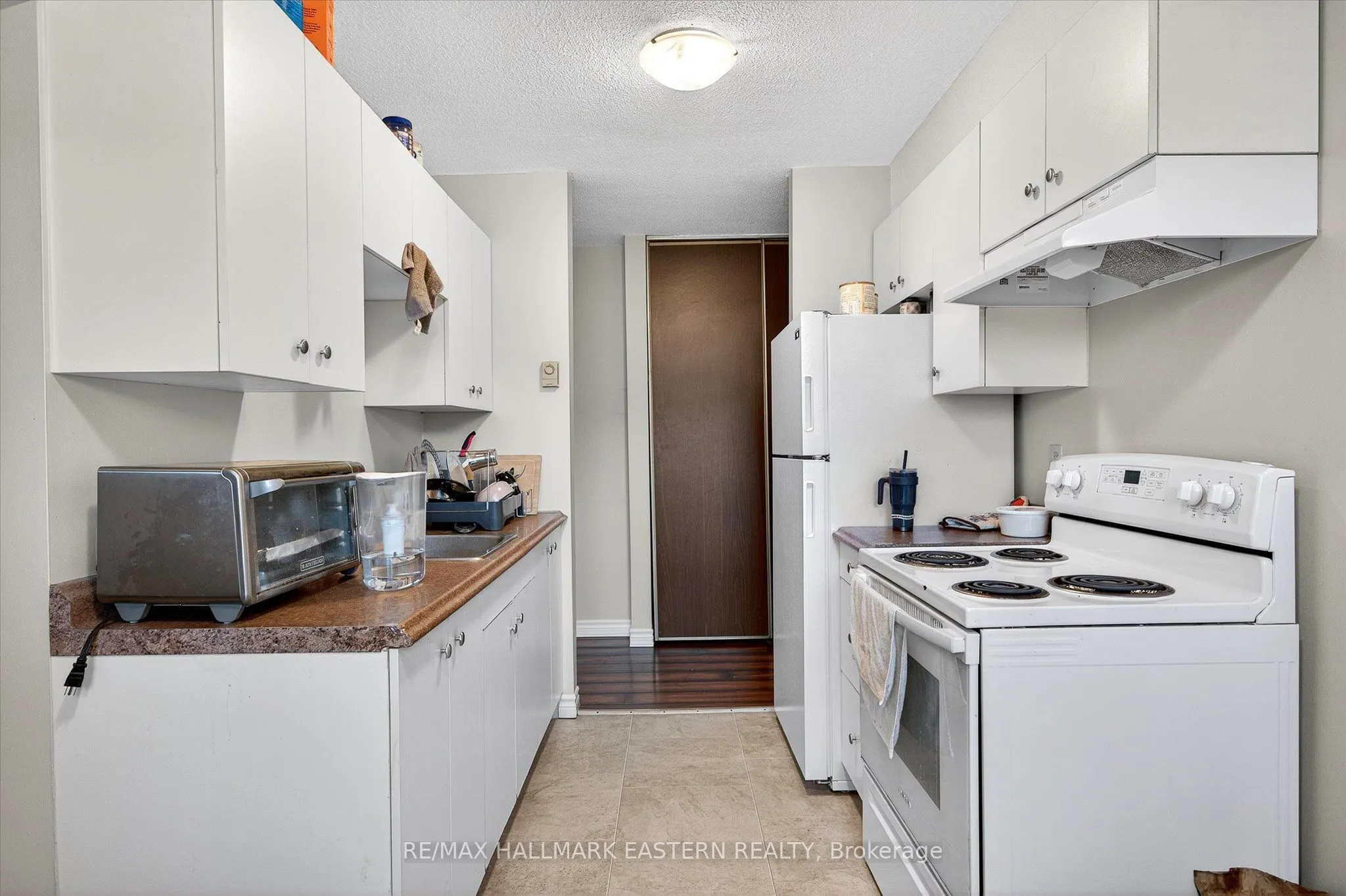 135 Lansdowne Street W