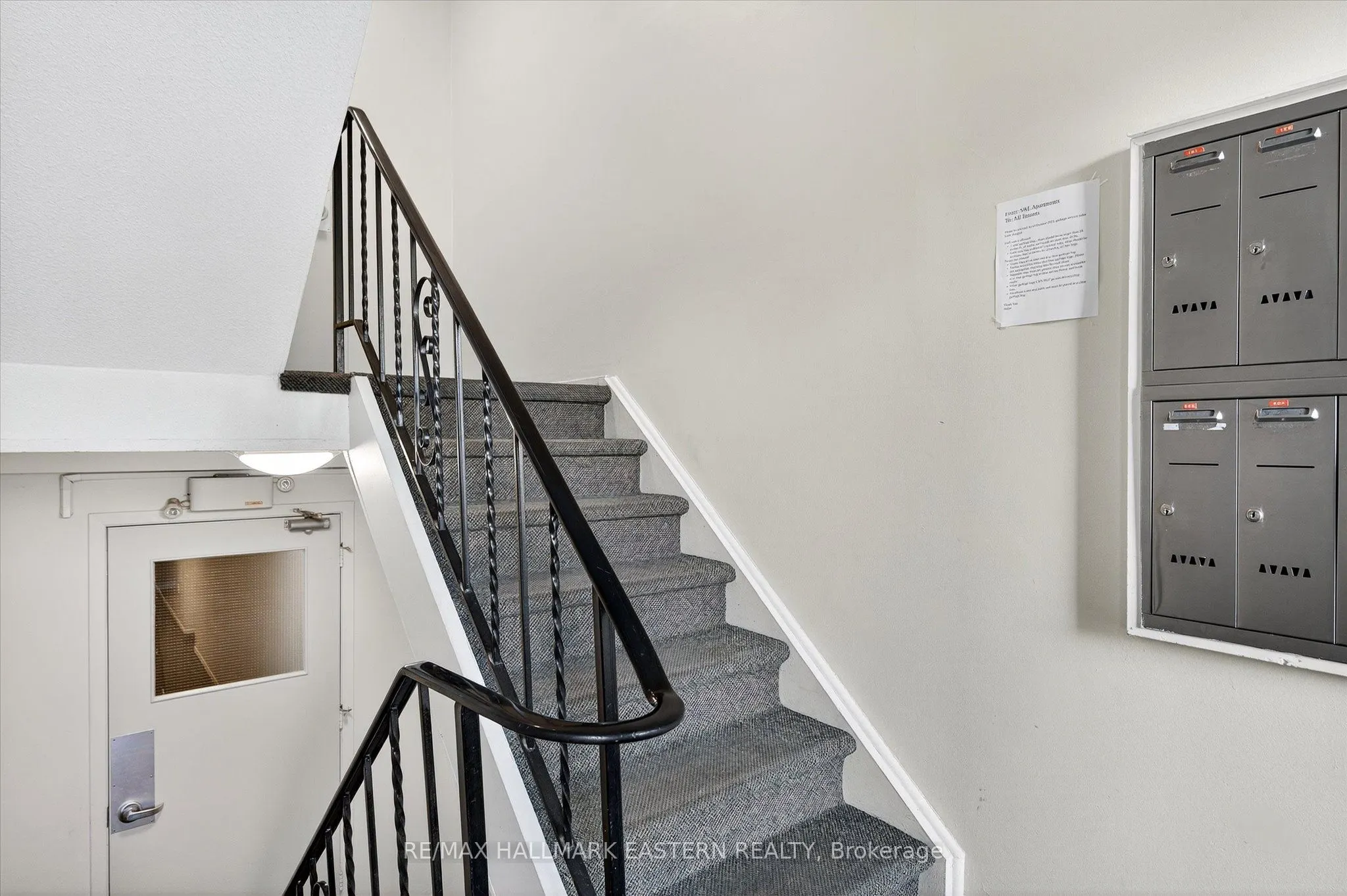 135 Lansdowne Street W