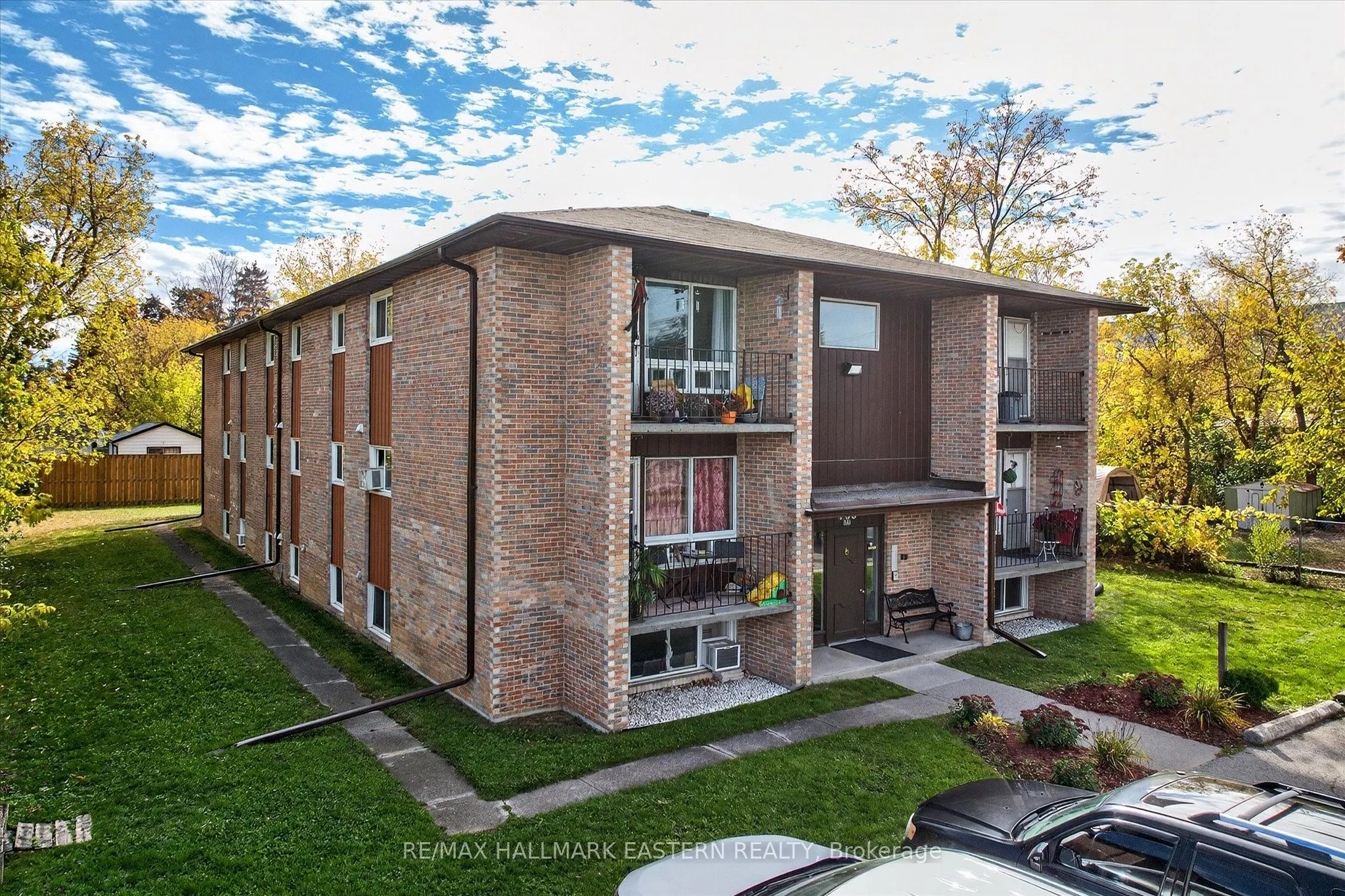 135 Lansdowne Street W