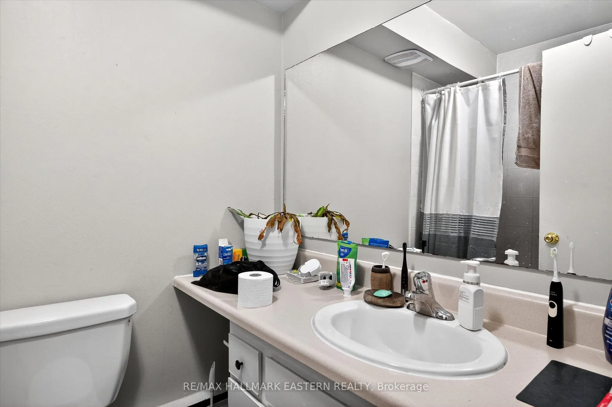 135 Lansdowne Street W