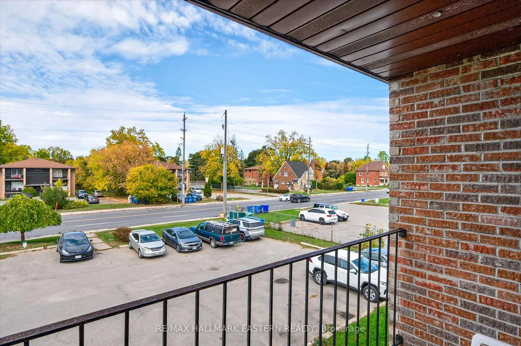 135 Lansdowne Street W
