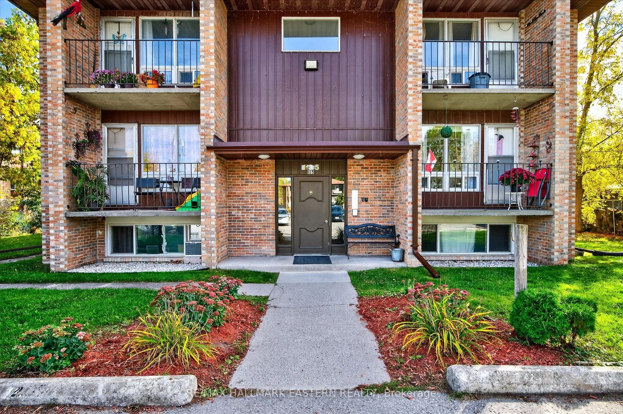 135 Lansdowne Street W