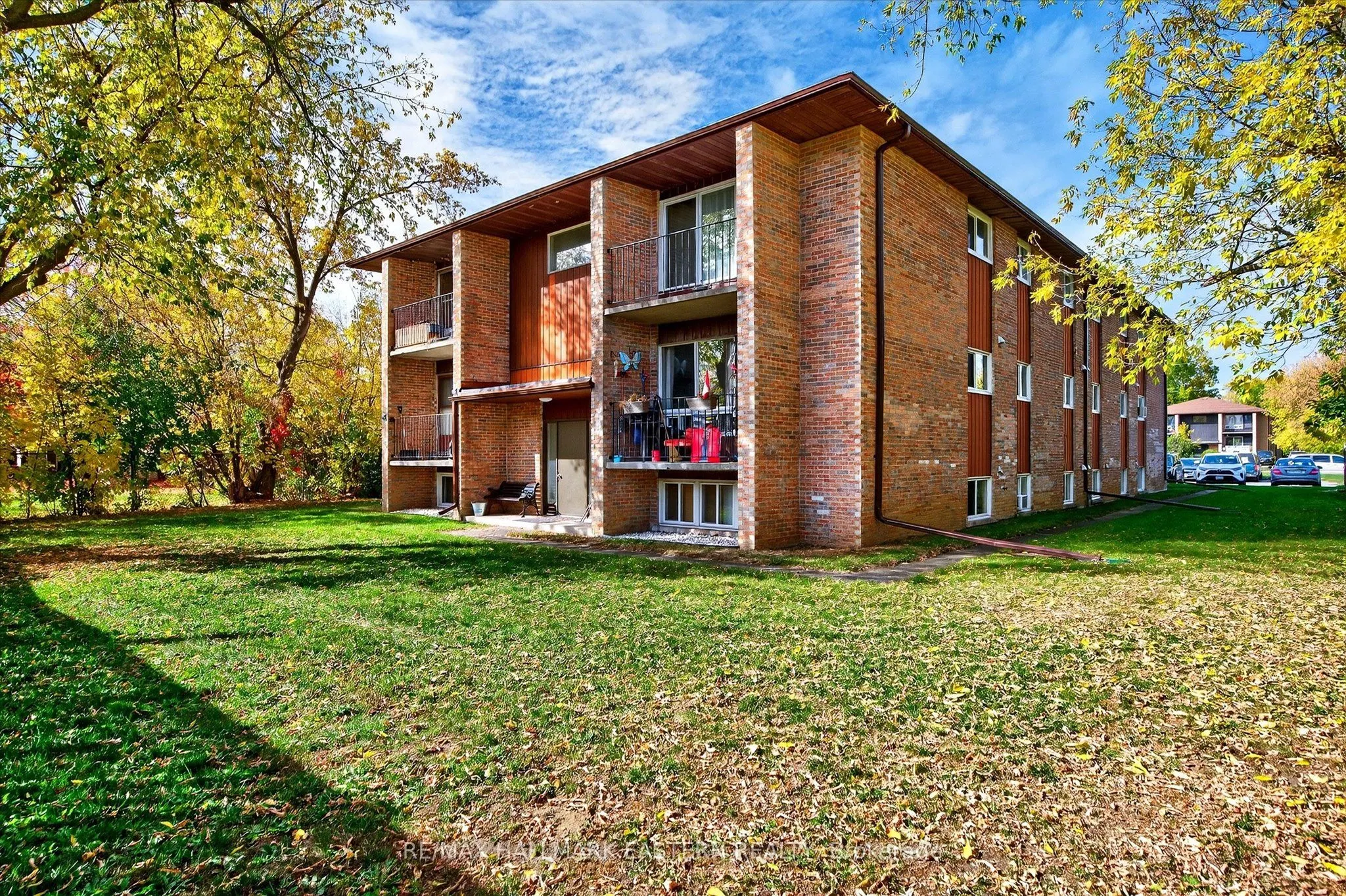 135 Lansdowne Street W