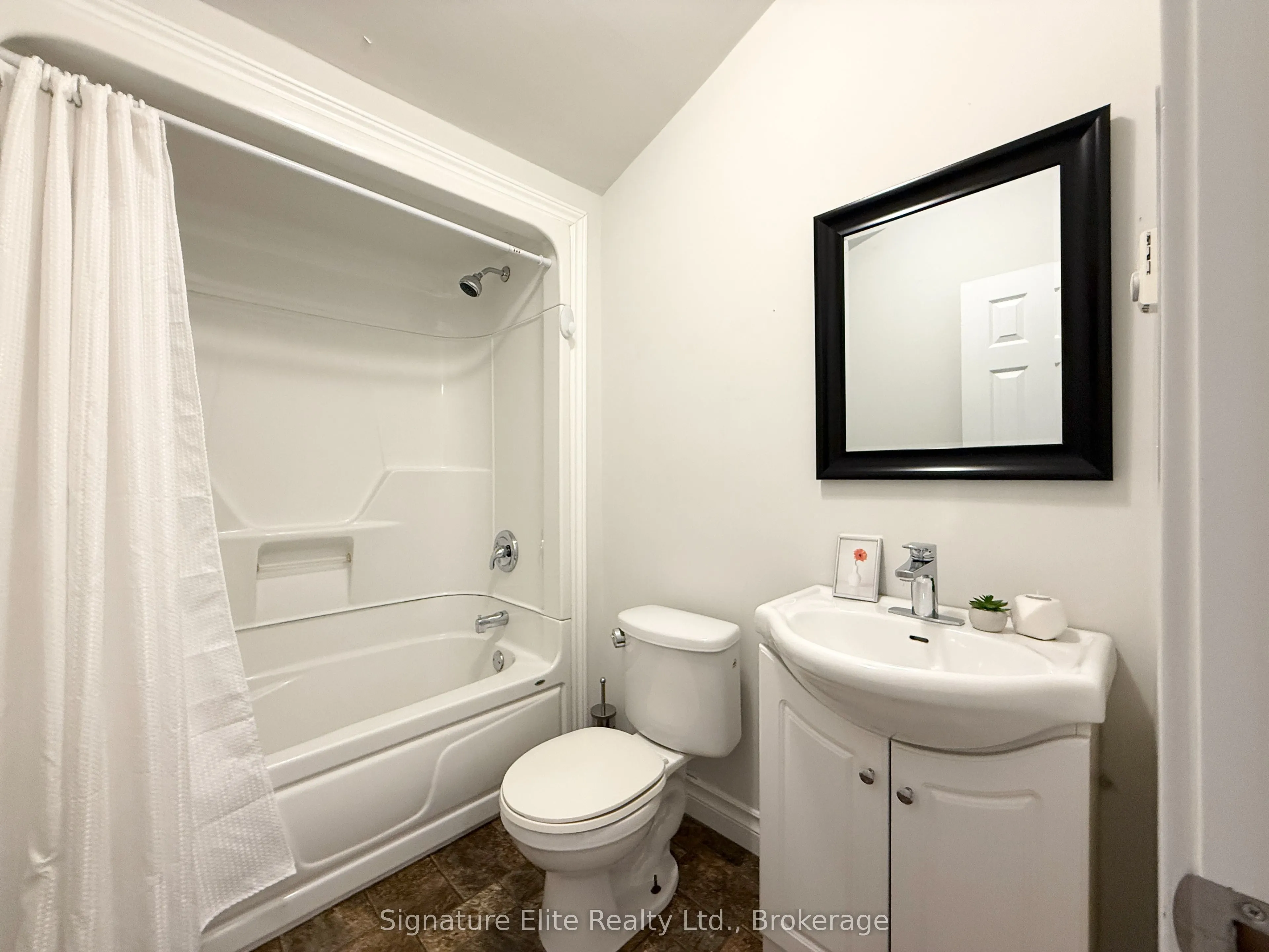 435 Mcalpine Avenue N, #2
