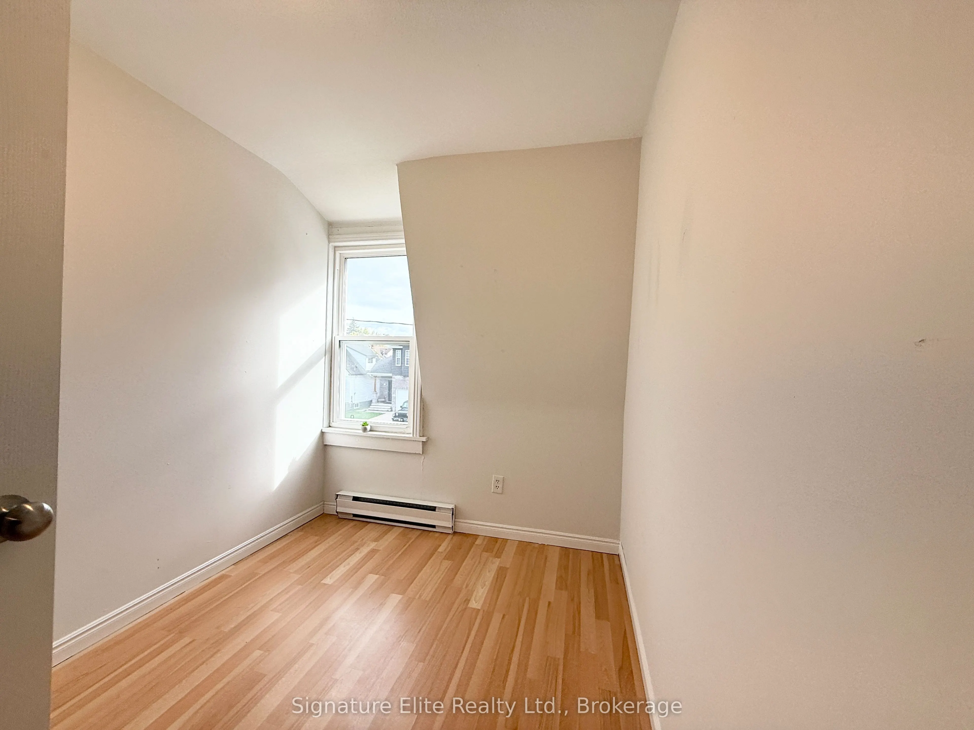 435 Mcalpine Avenue N, #2
