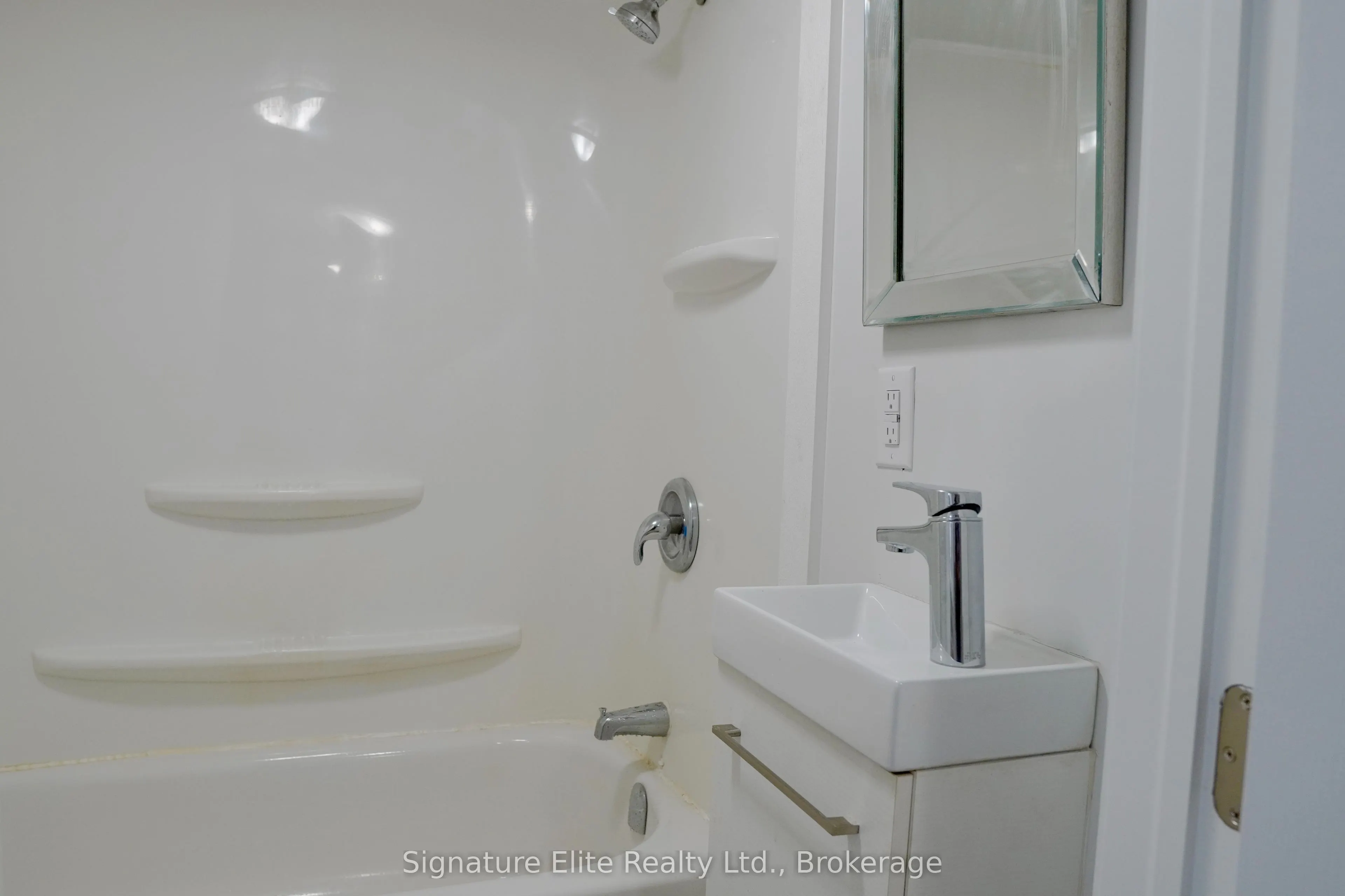 386 Gatfield Avenue, #1