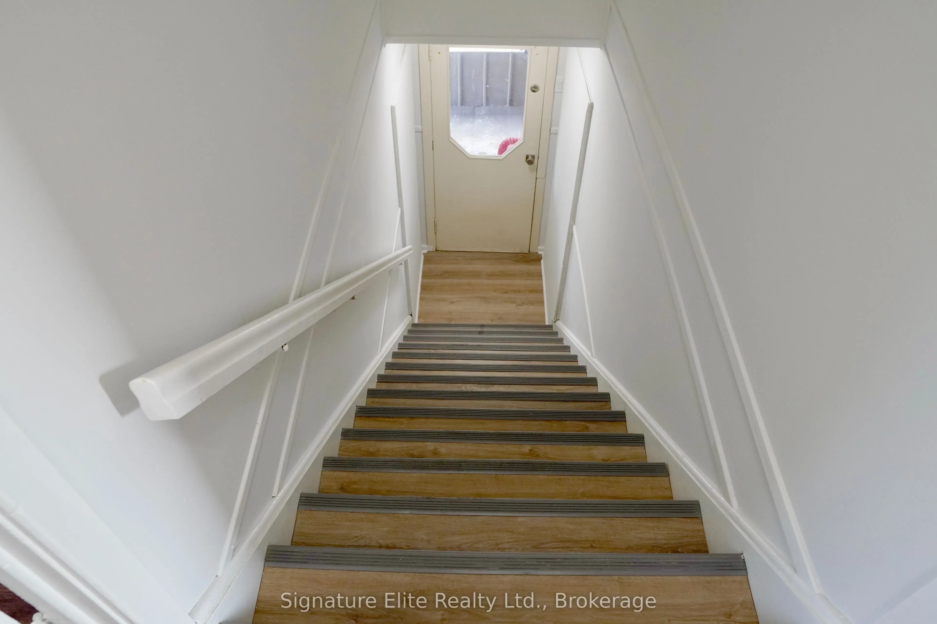 386 Gatfield Avenue, #3