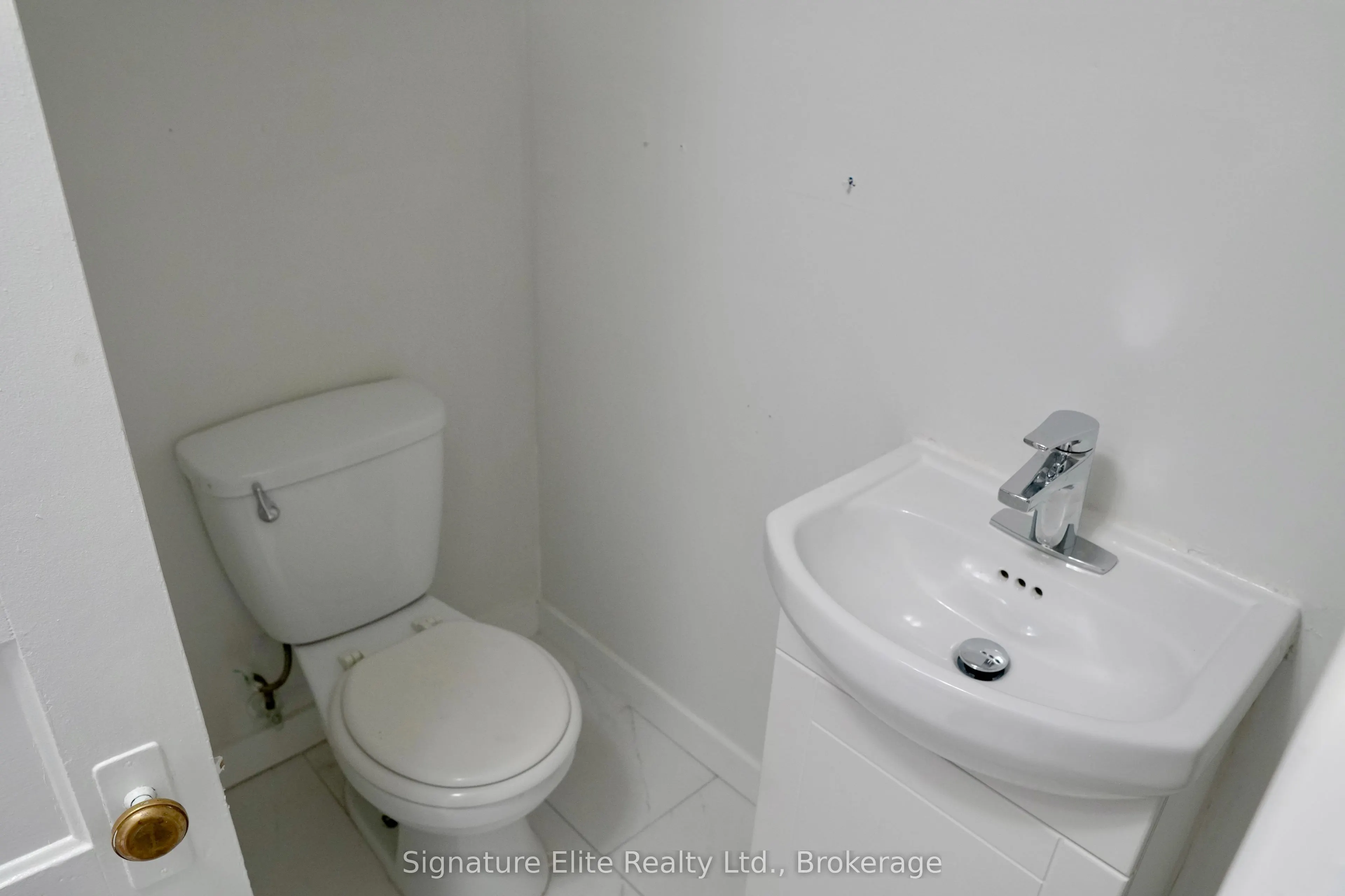 386 Gatfield Avenue, #3