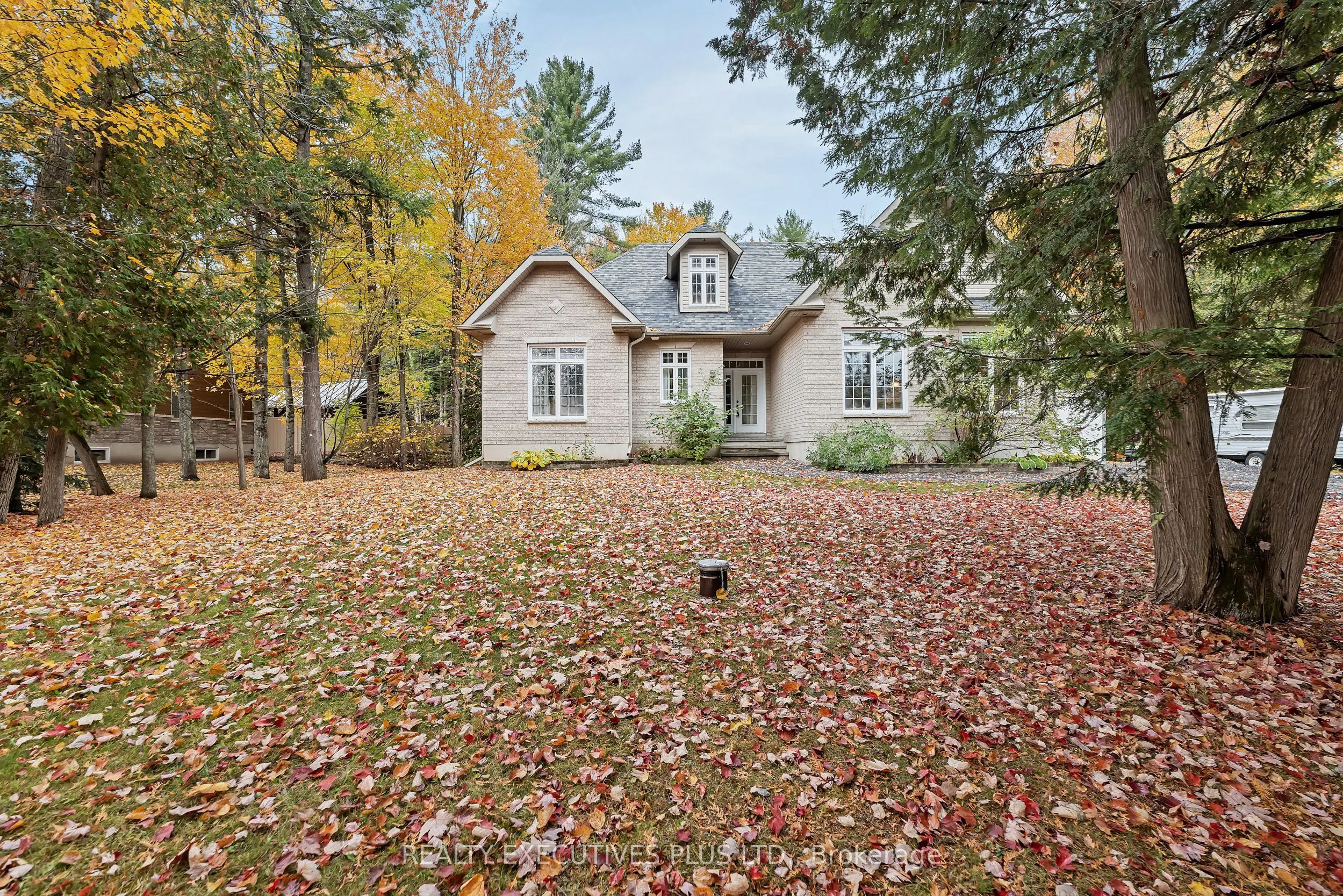 2660 Dubois Street