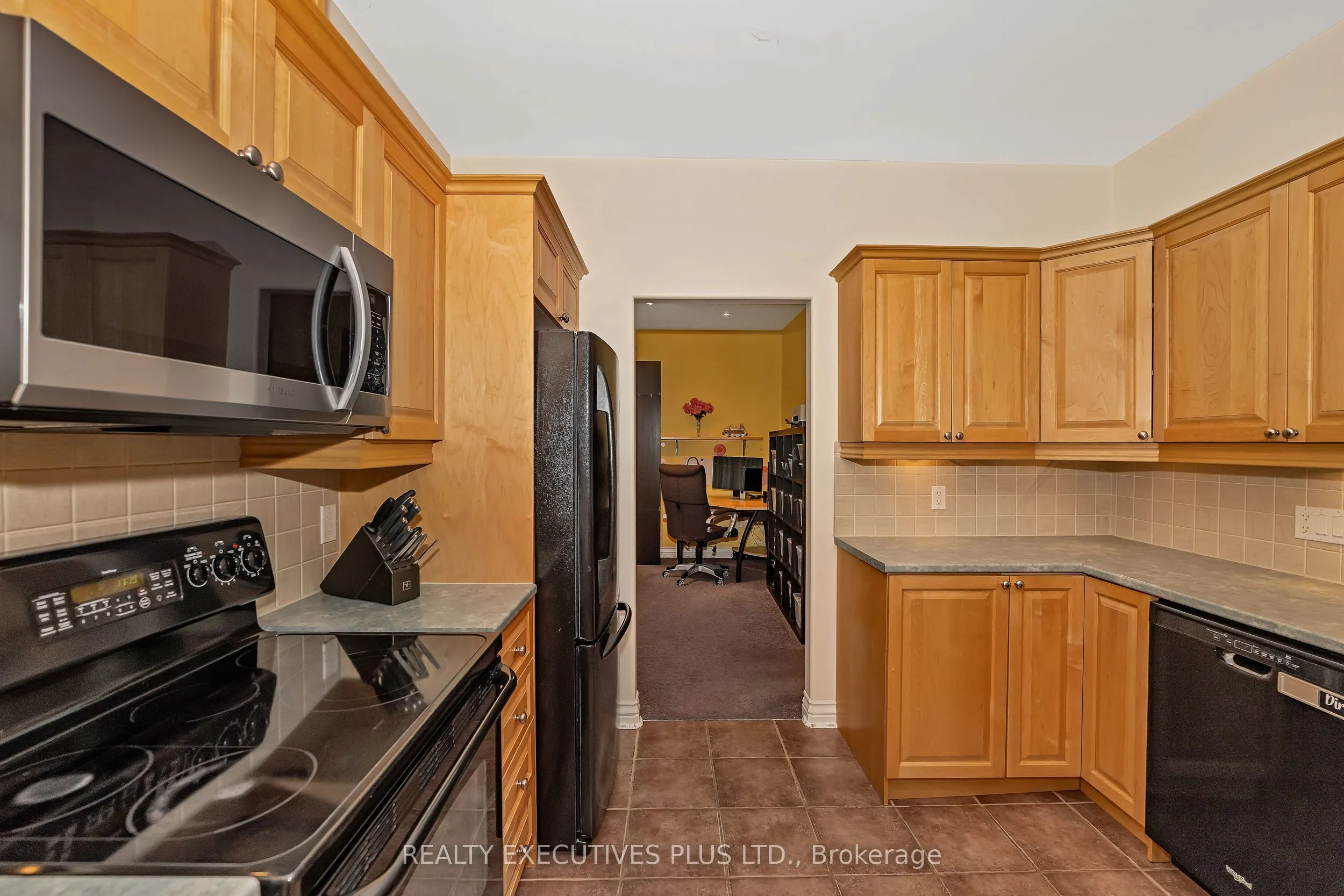 2660 Dubois Street