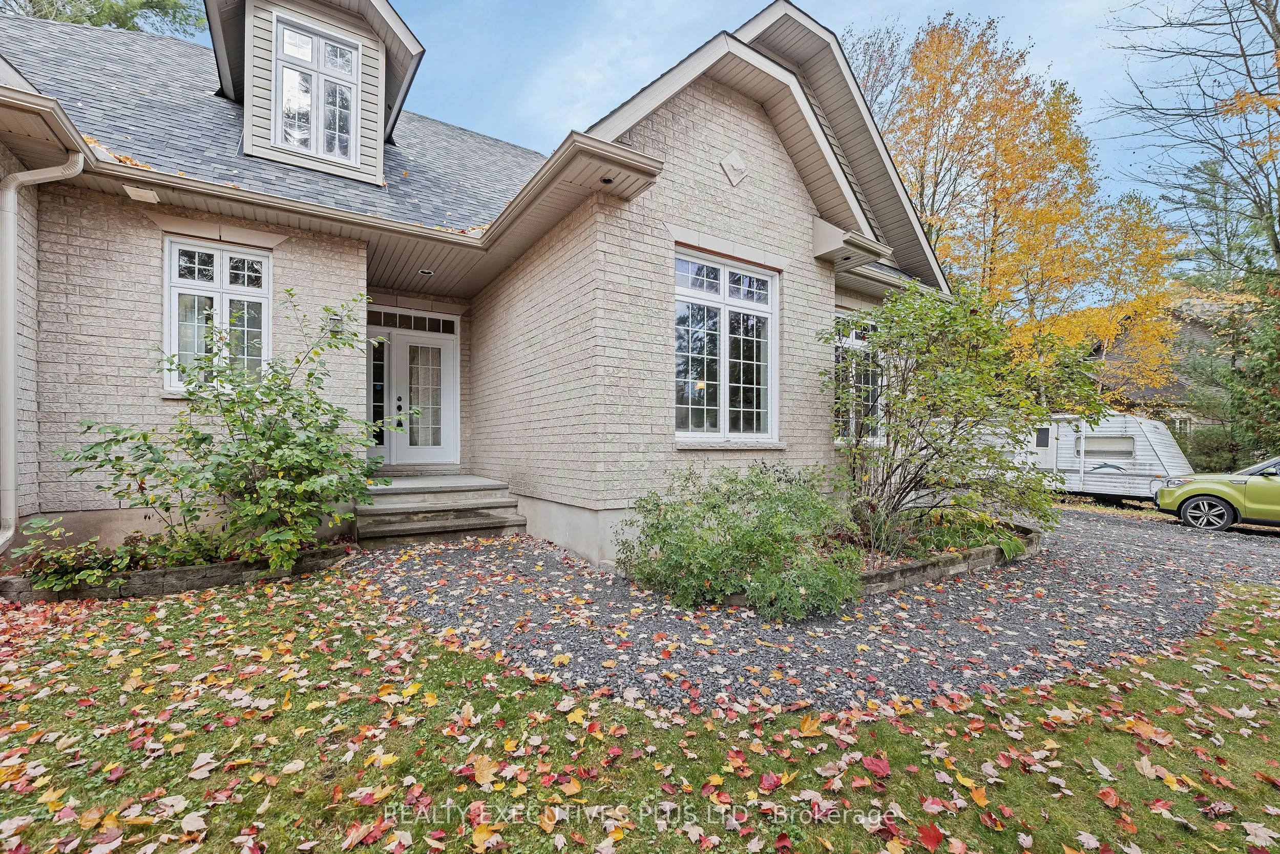 2660 Dubois Street