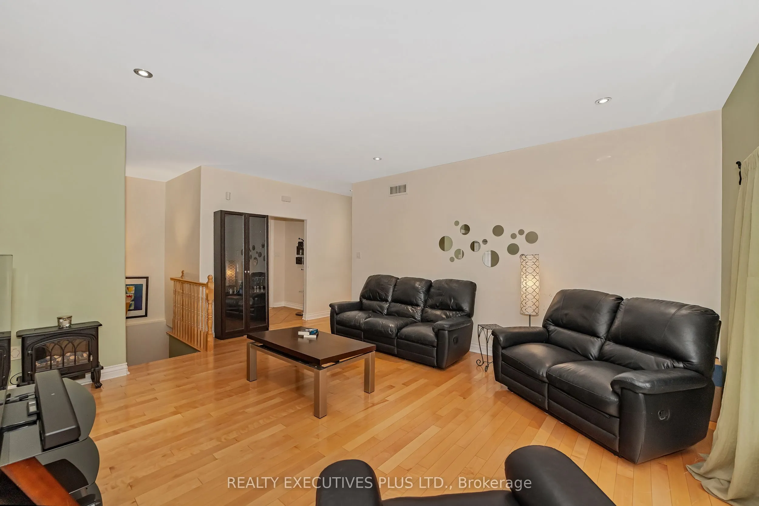 2660 Dubois Street