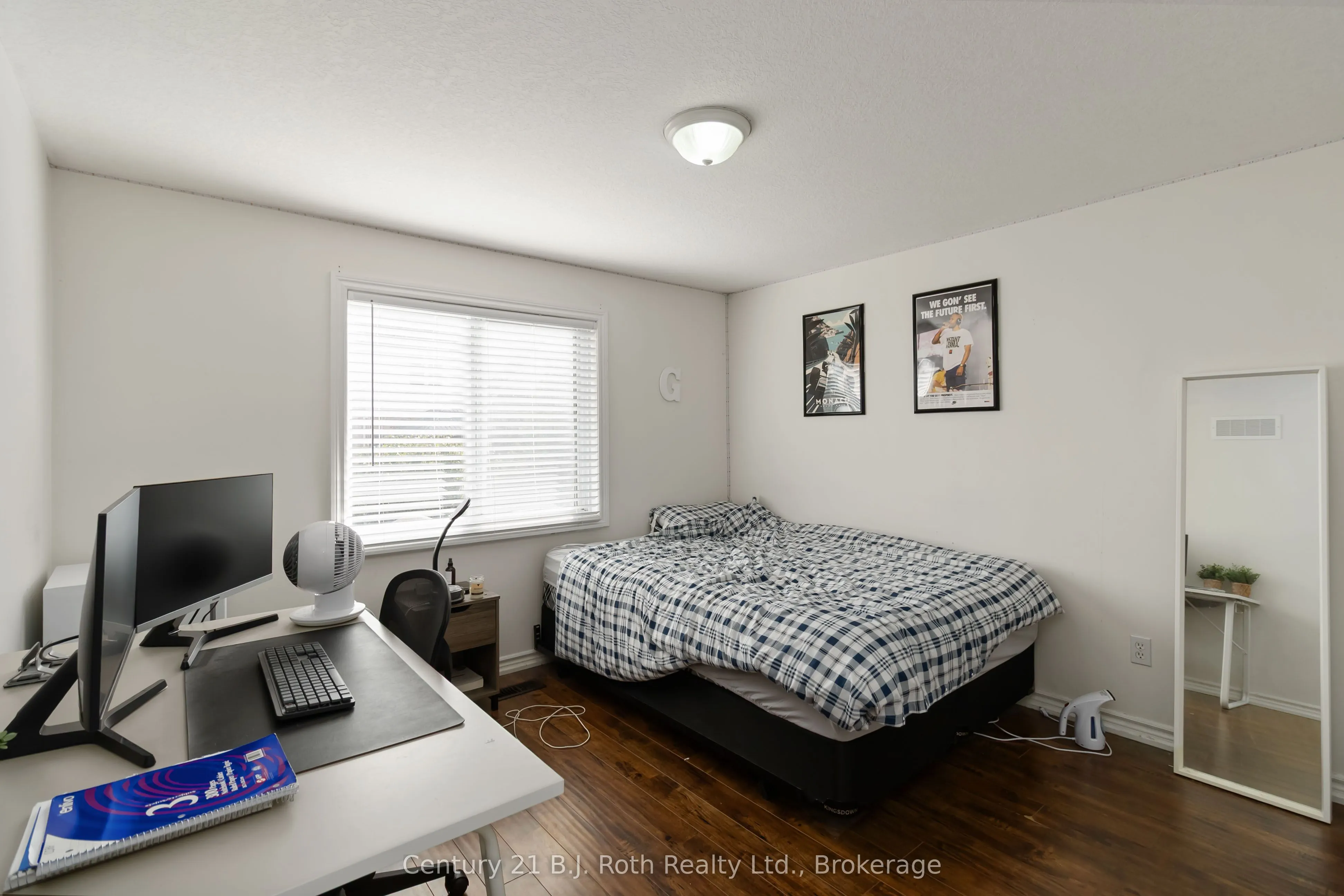 18 Darnell Road