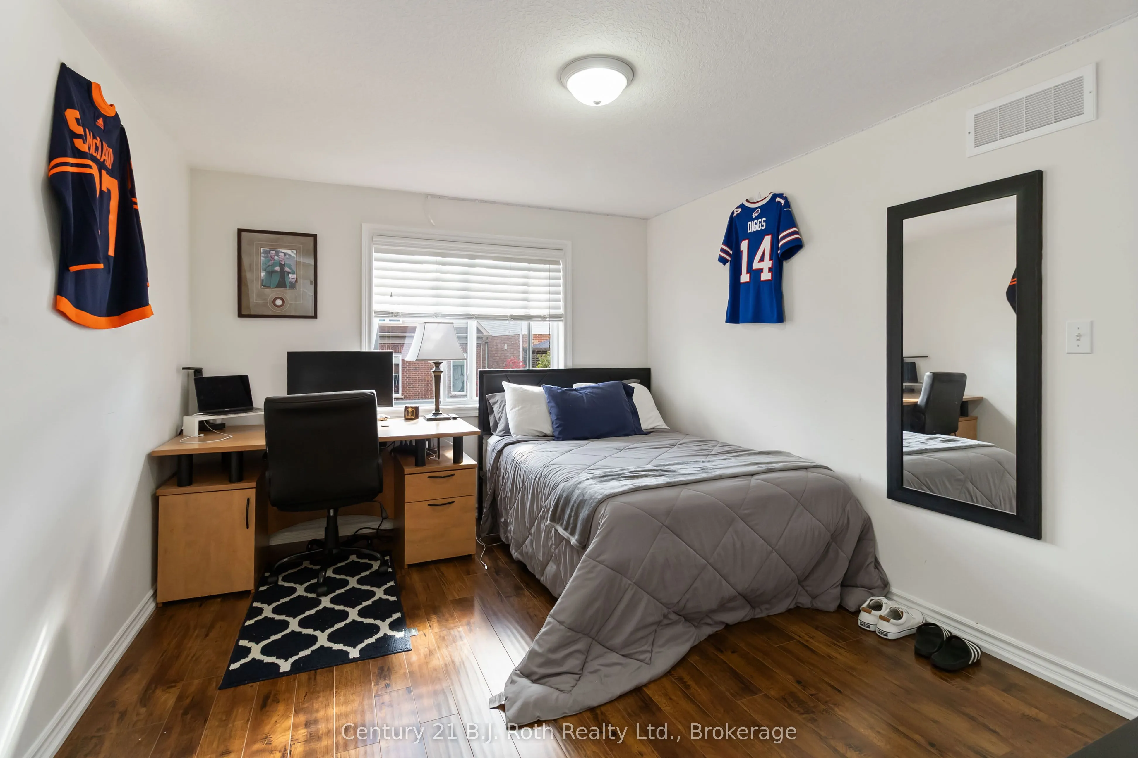 18 Darnell Road