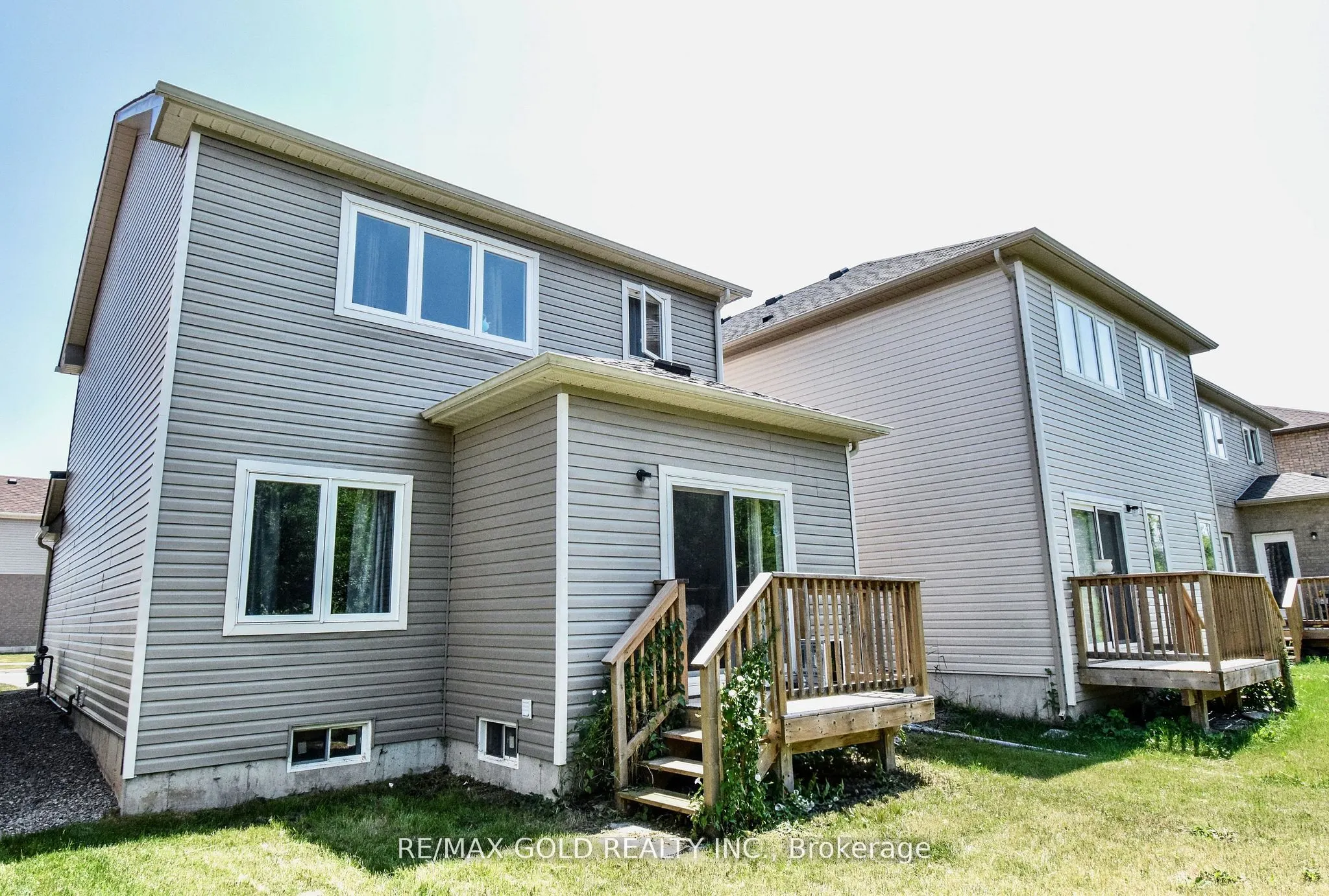 77 Tumblewood Place W