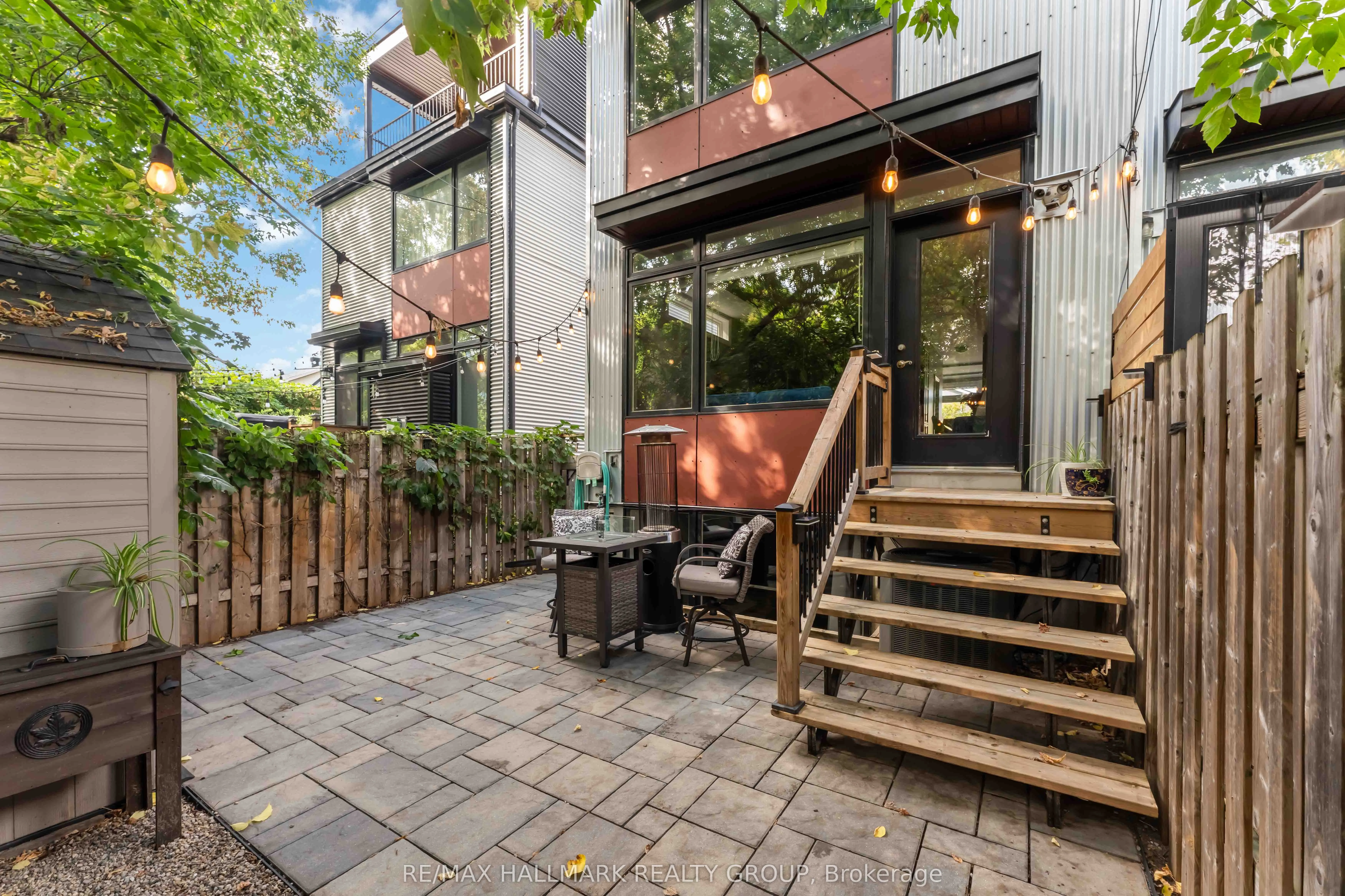 142 Queen Mary Street, #A