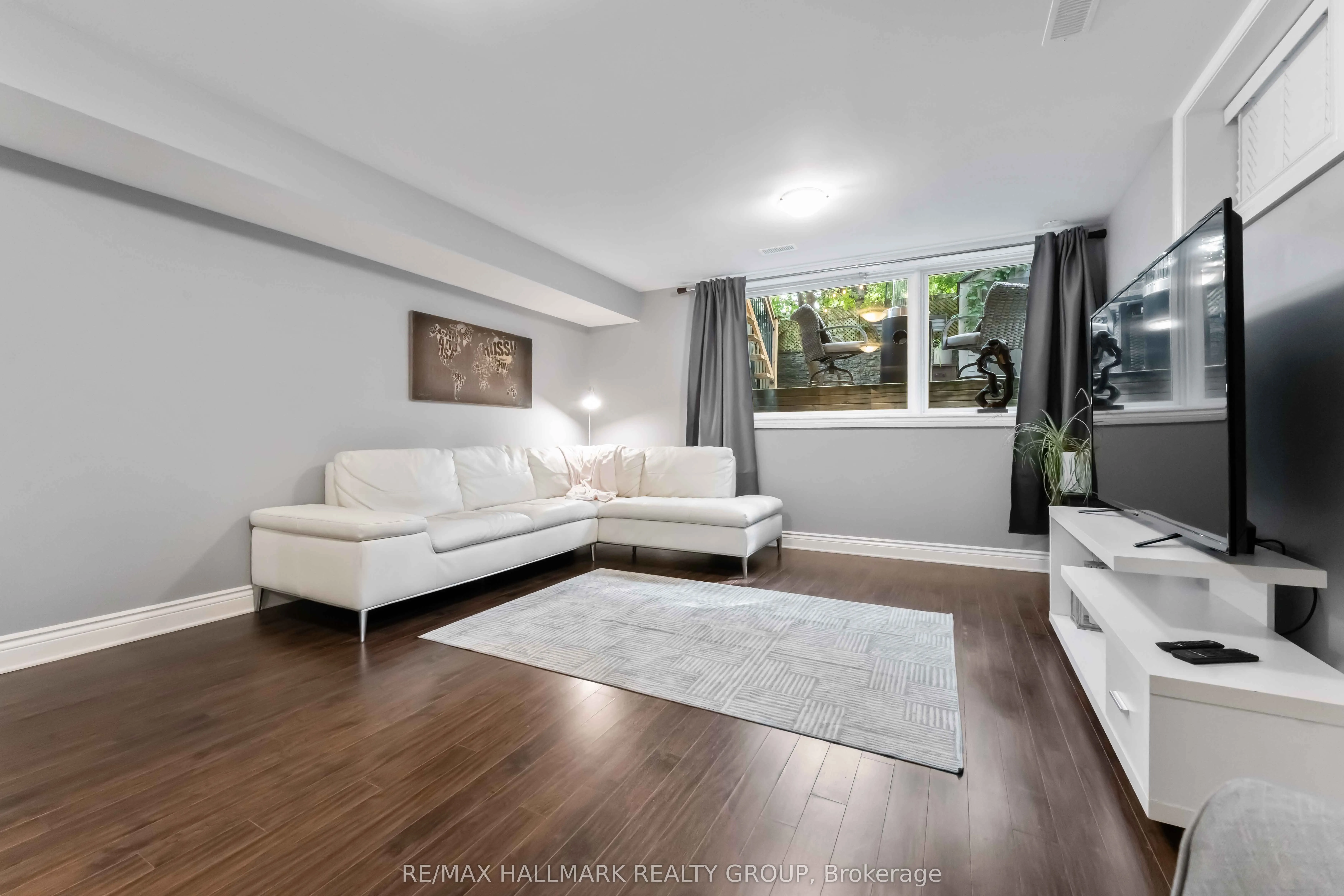 142 Queen Mary Street, #A