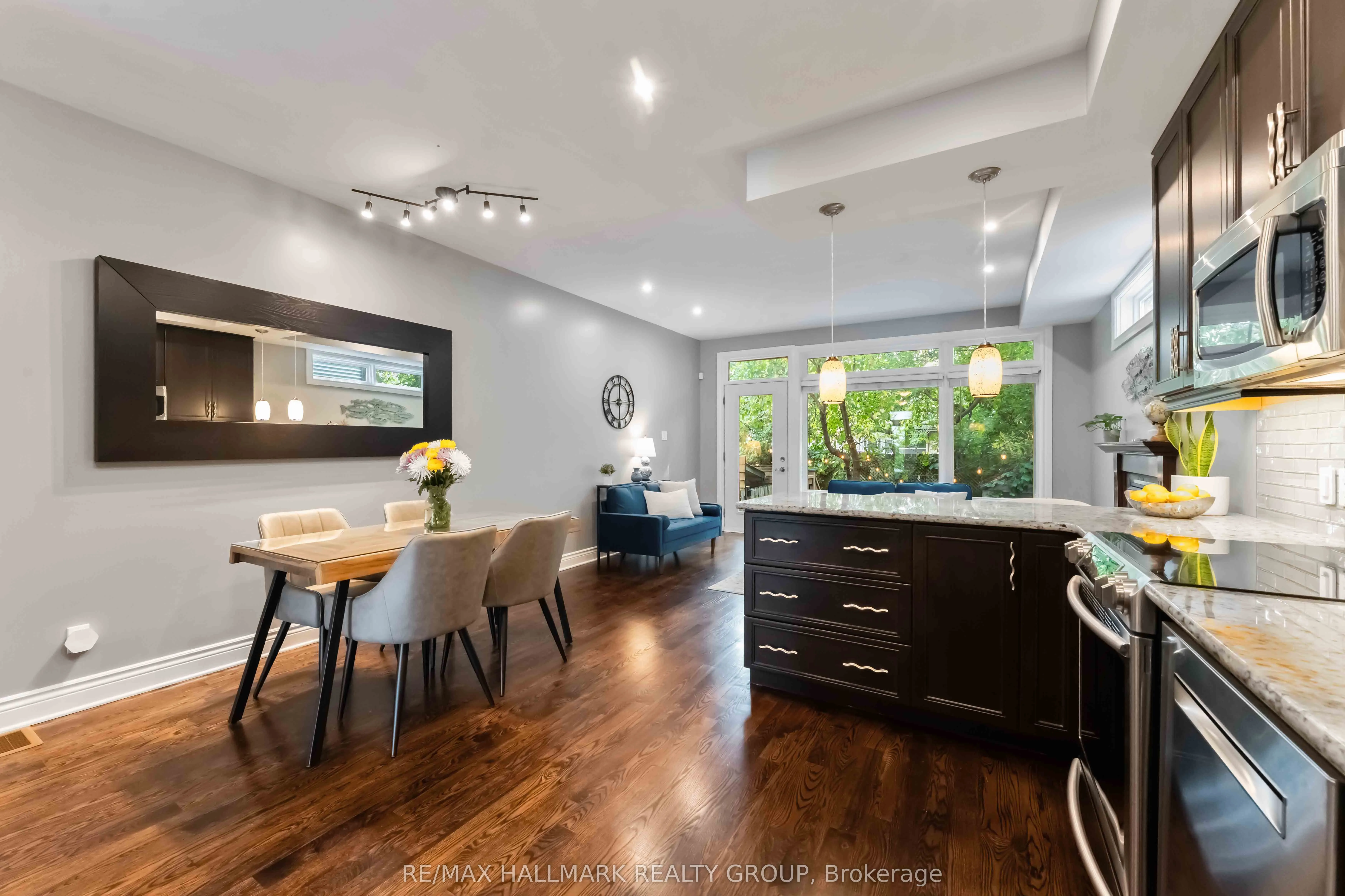 142 Queen Mary Street, #A