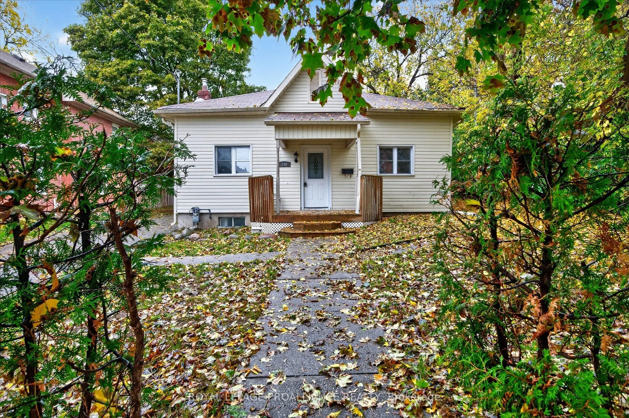 346 London Street