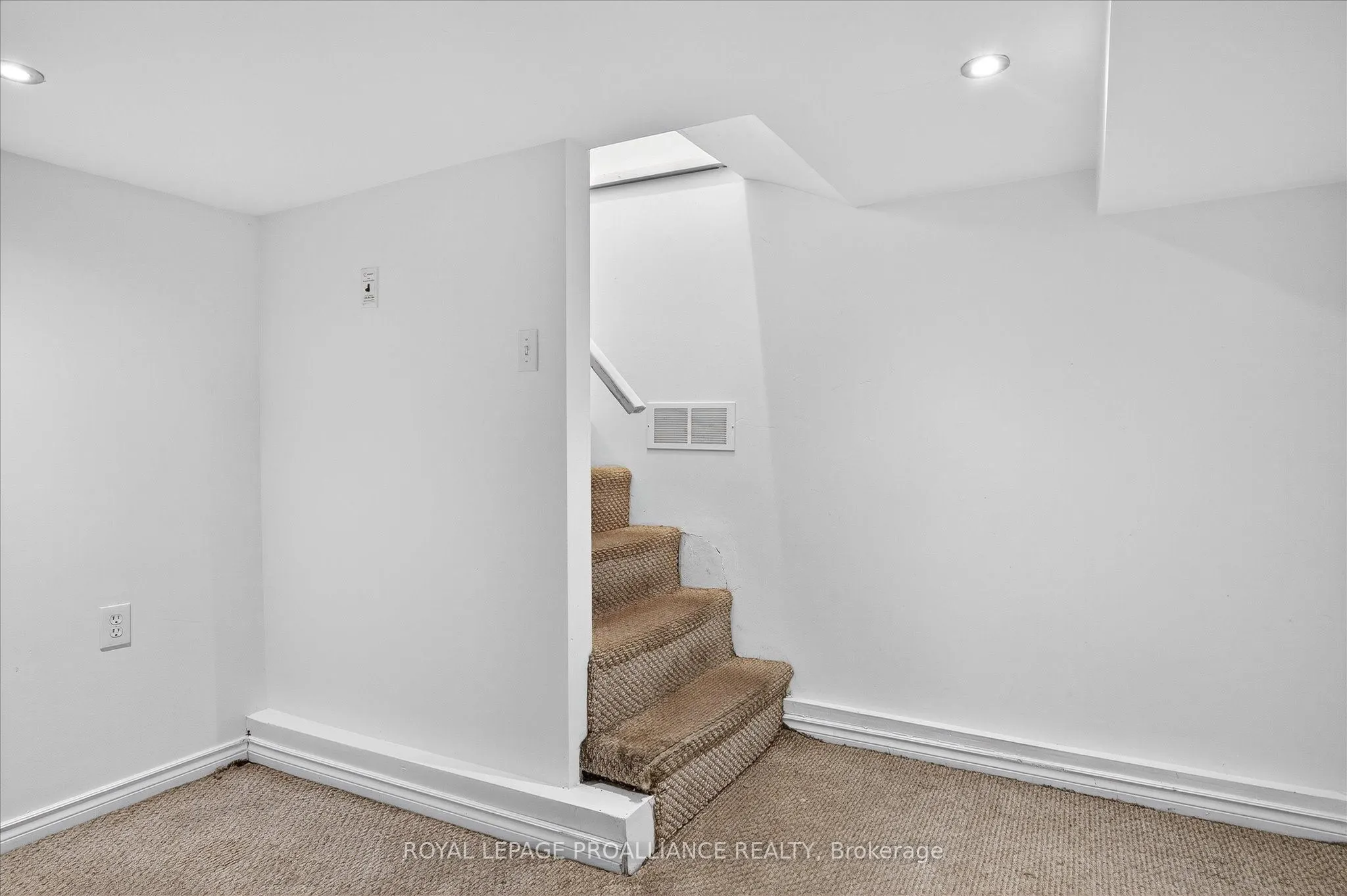 346 London Street