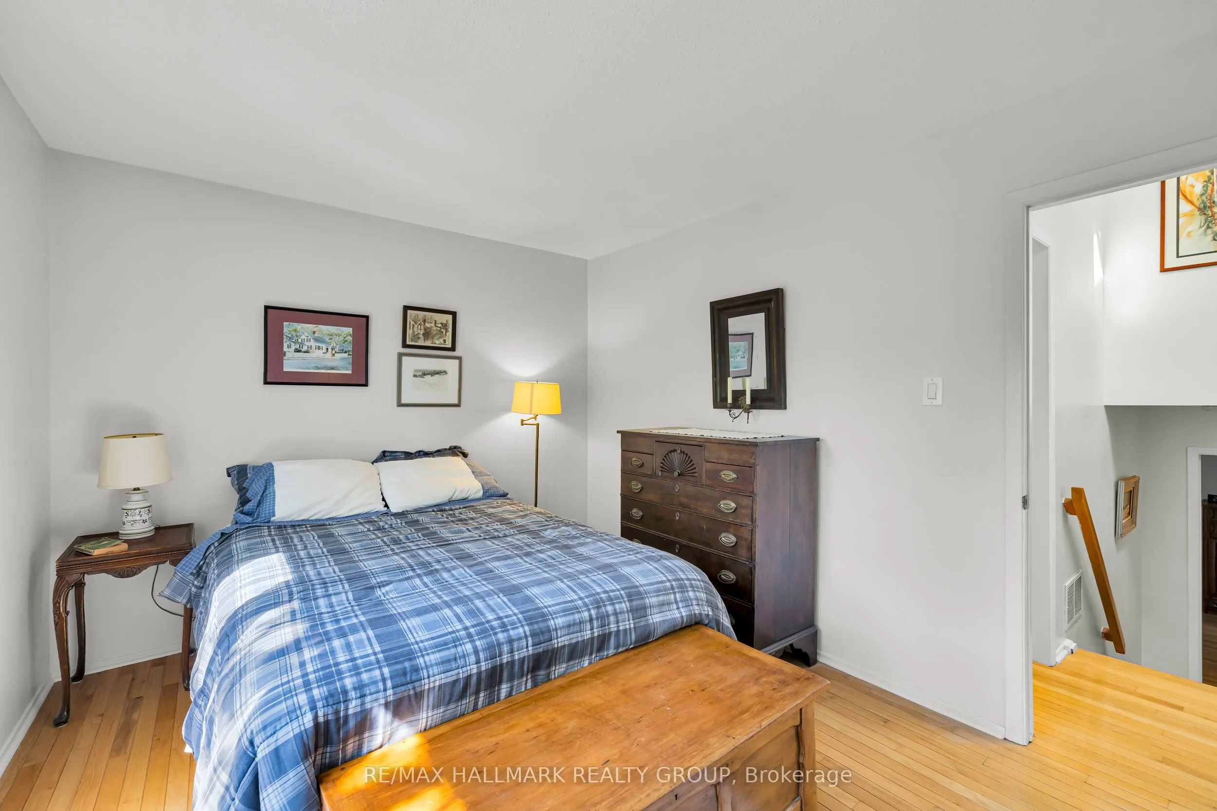 60 Greenfield Avenue, #1