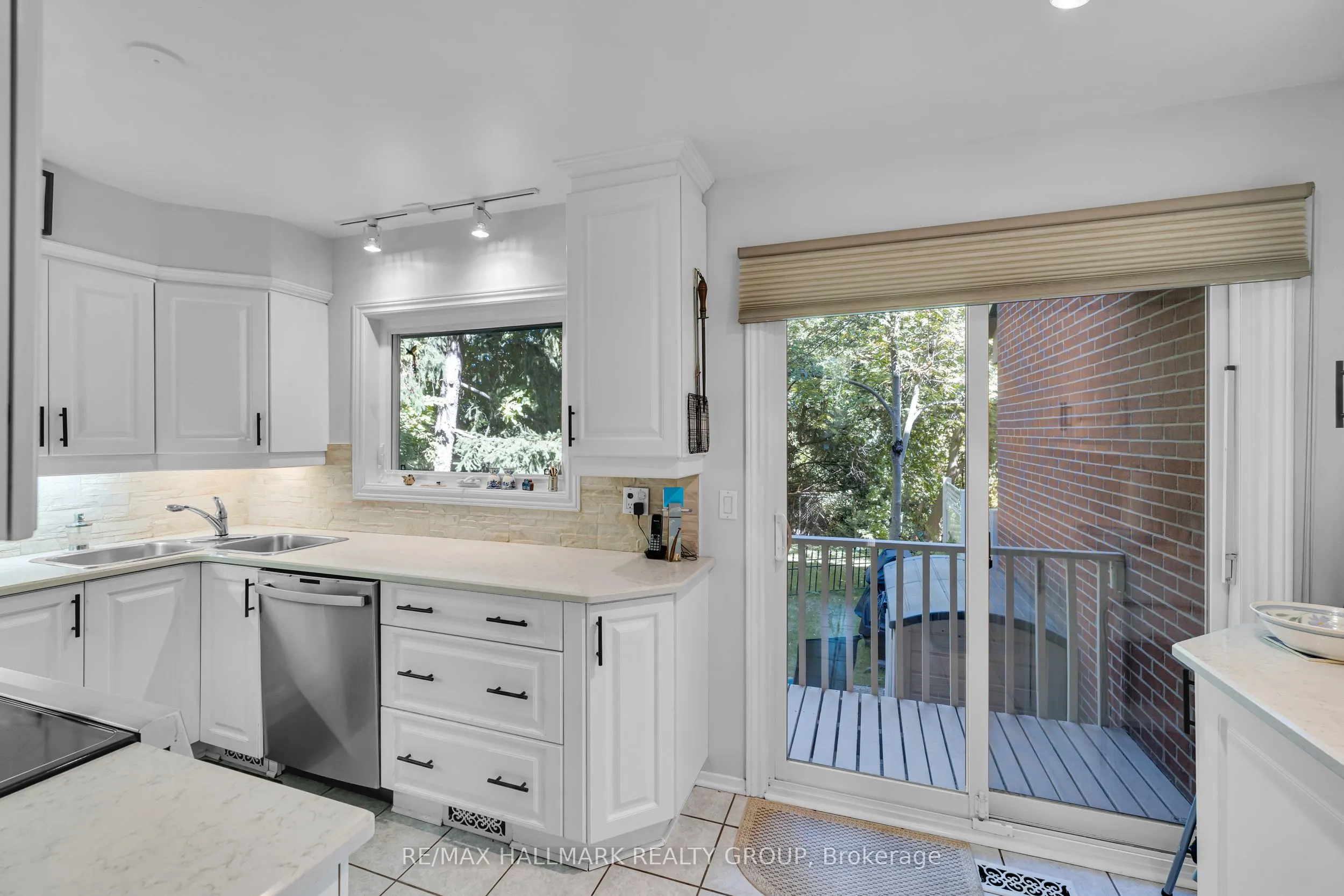 60 Greenfield Avenue, #1