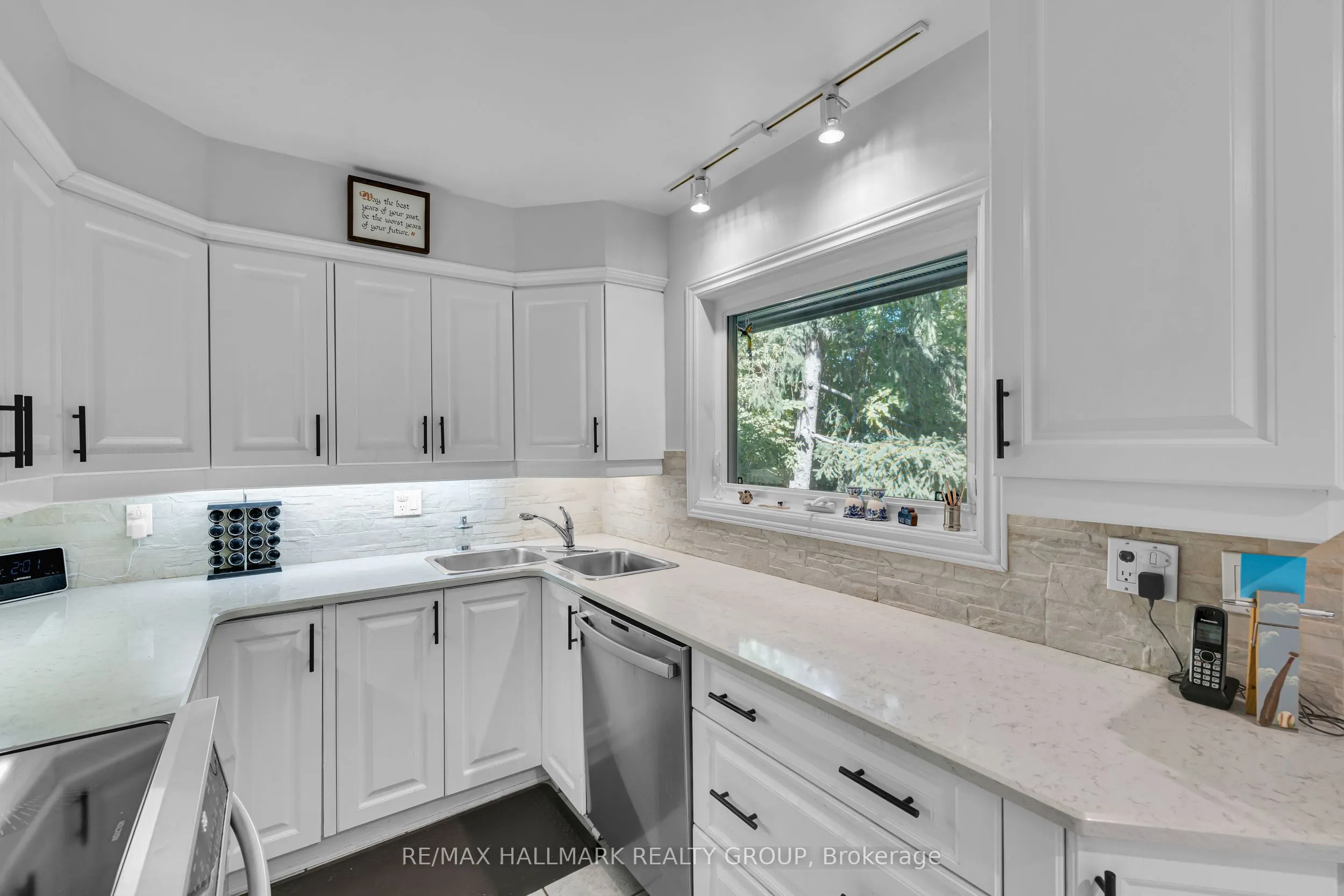 60 Greenfield Avenue, #1
