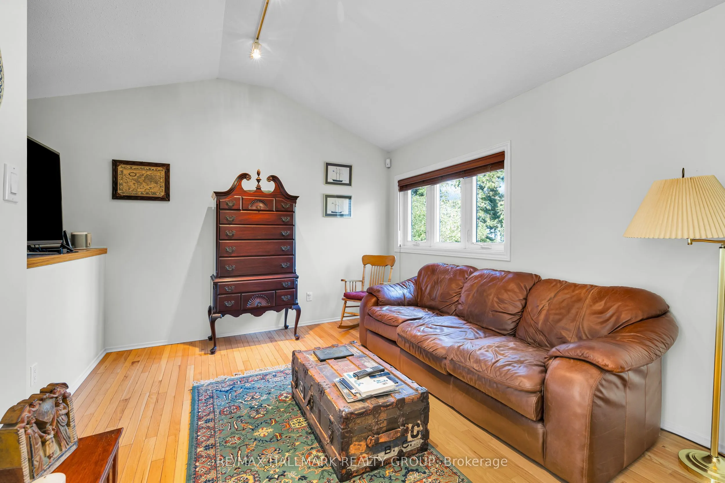 60 Greenfield Avenue, #1