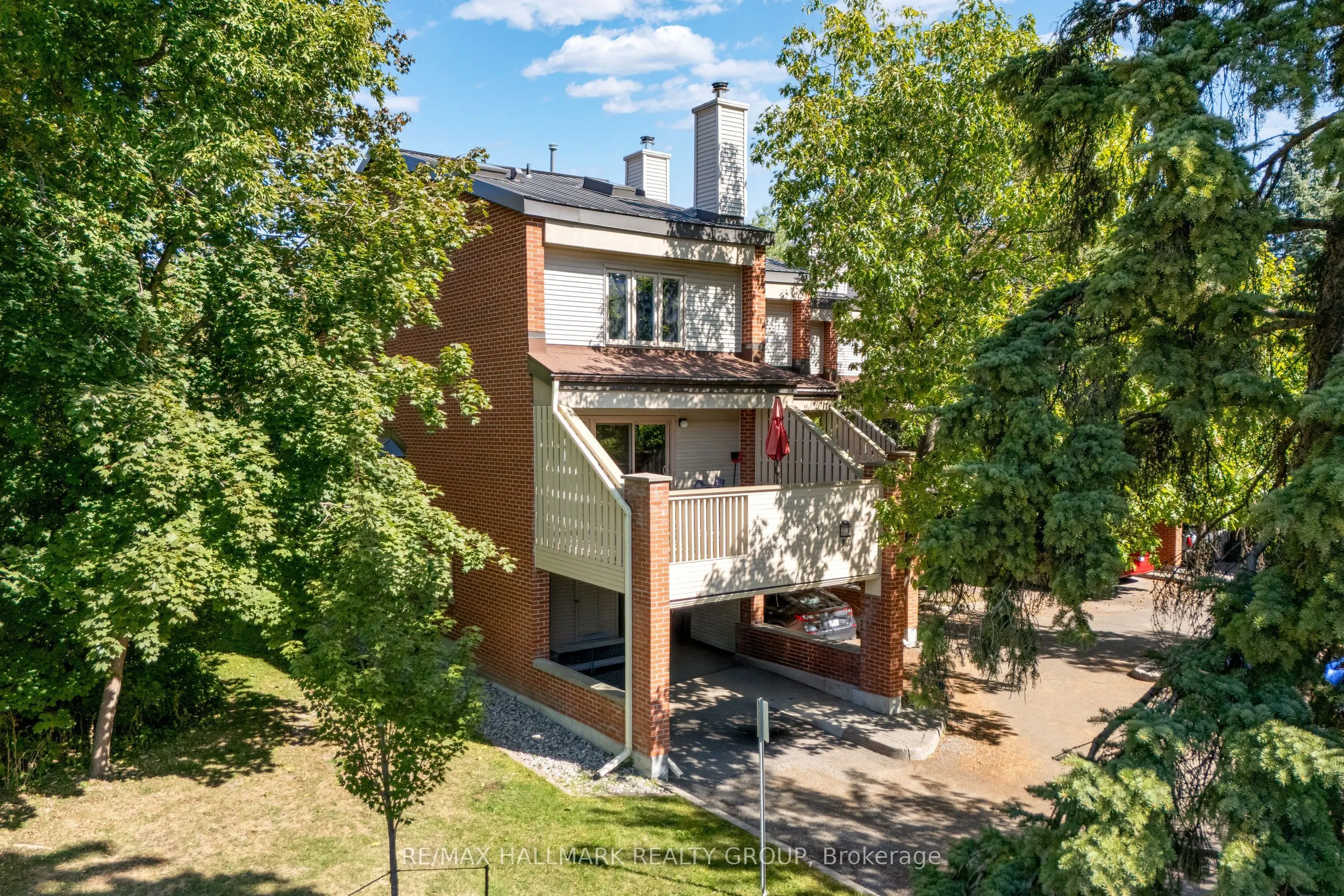 60 Greenfield Avenue, #1