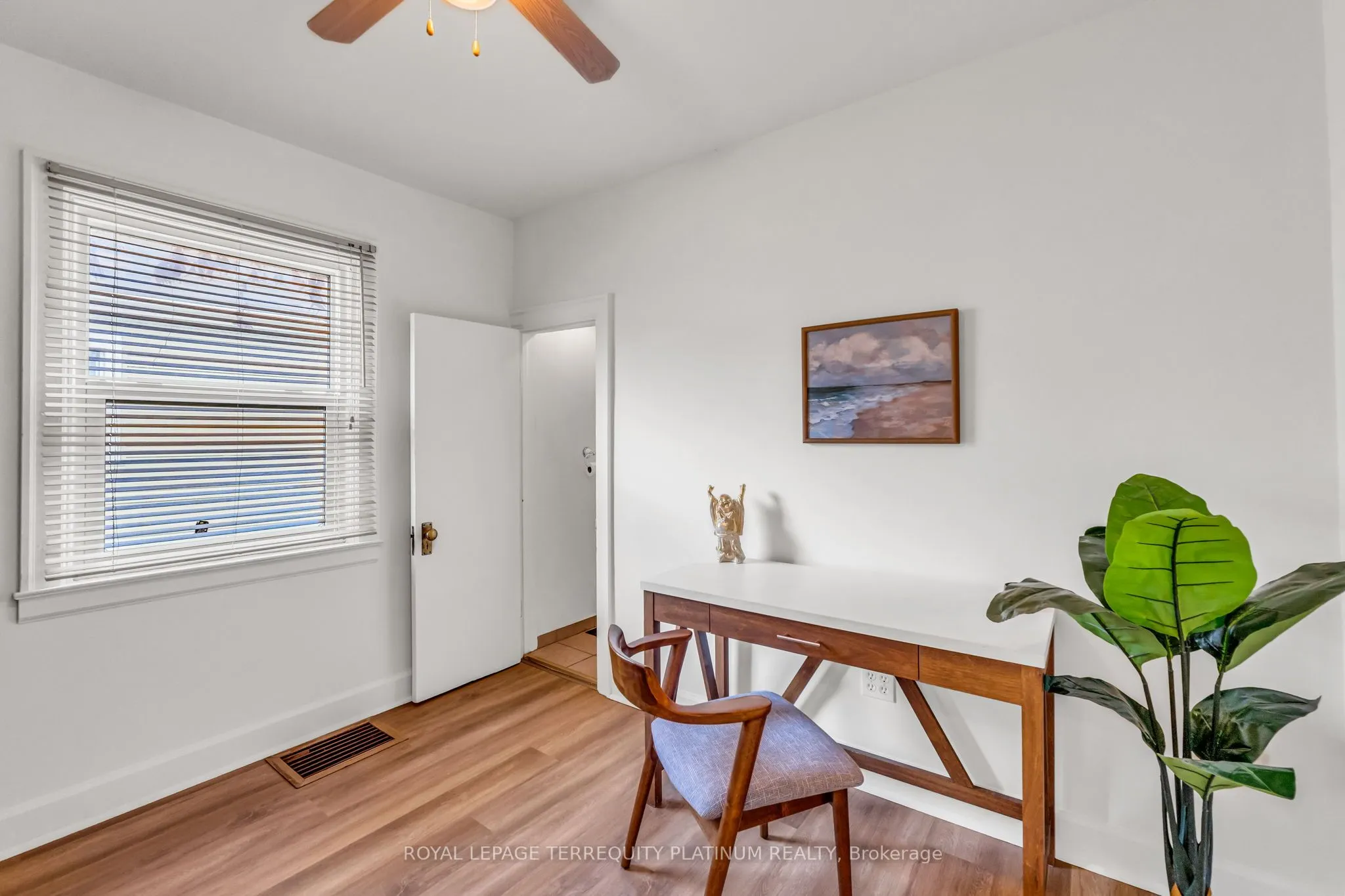 10 Locarno Avenue