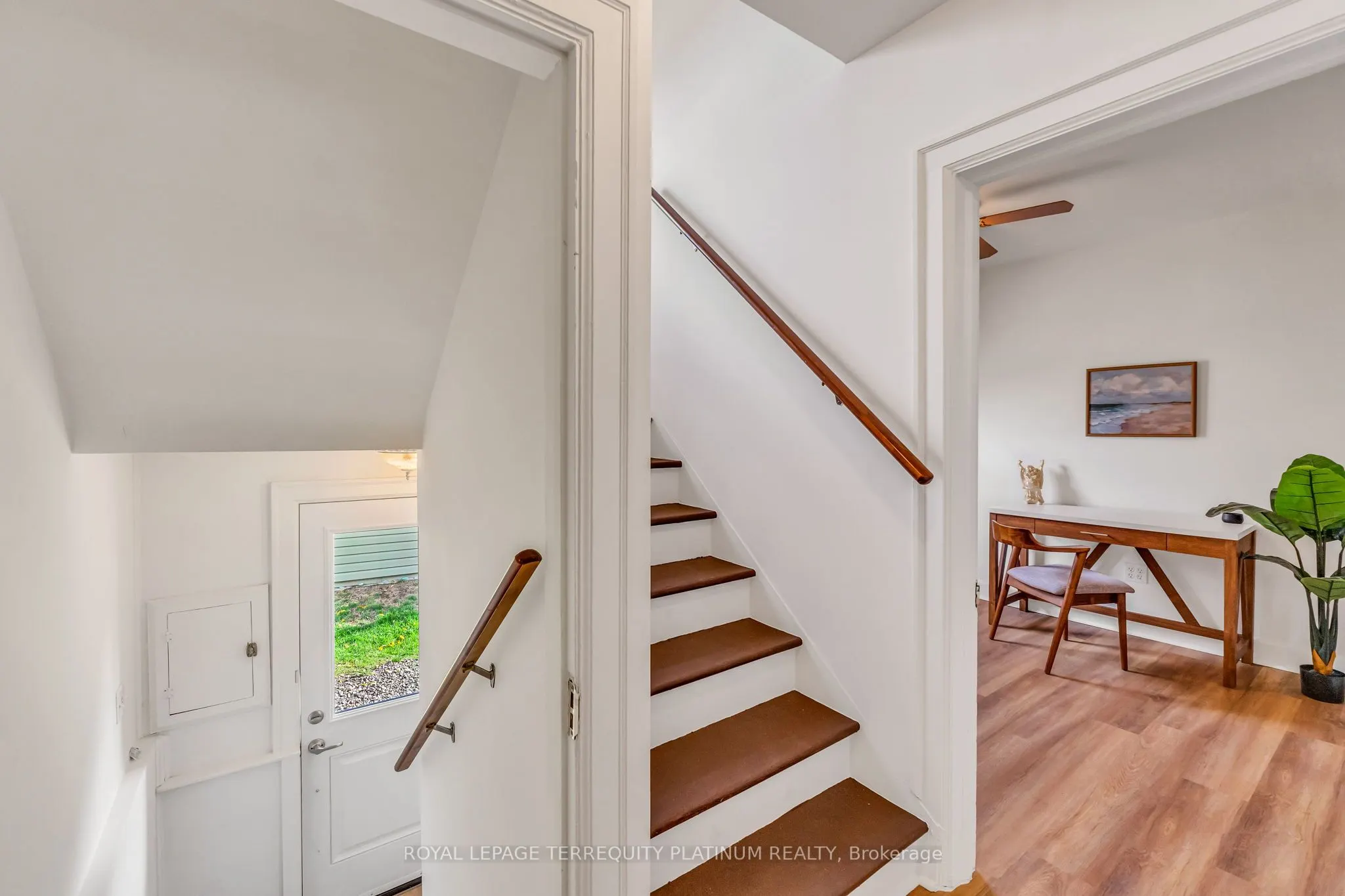 10 Locarno Avenue