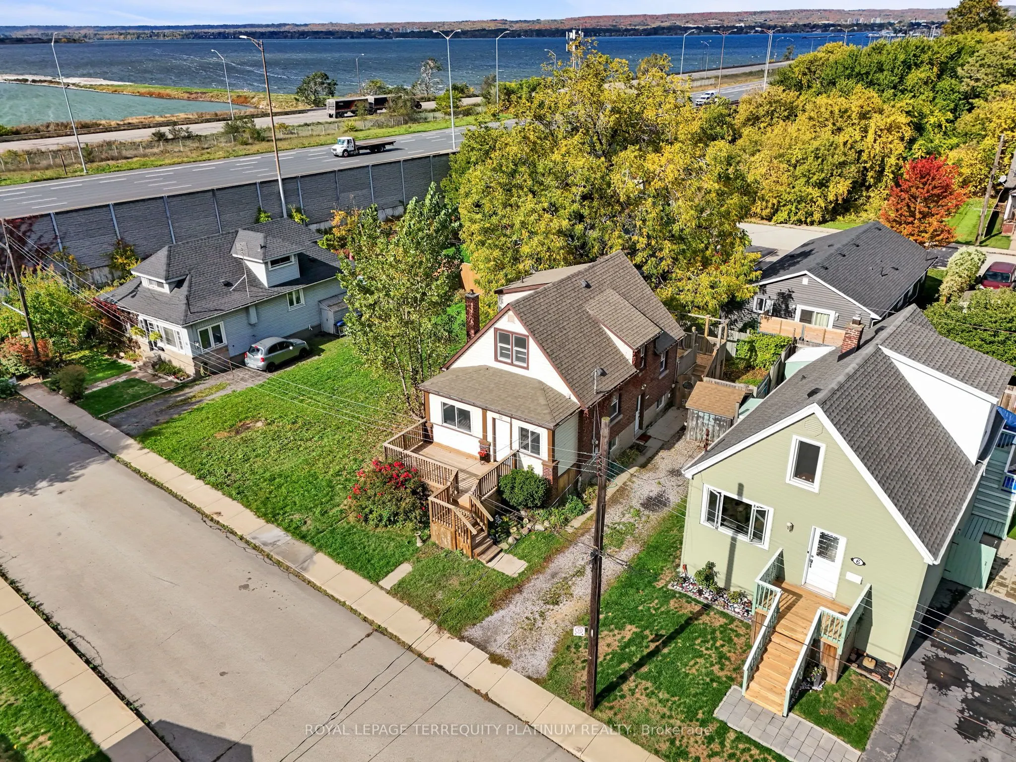 10 Locarno Avenue