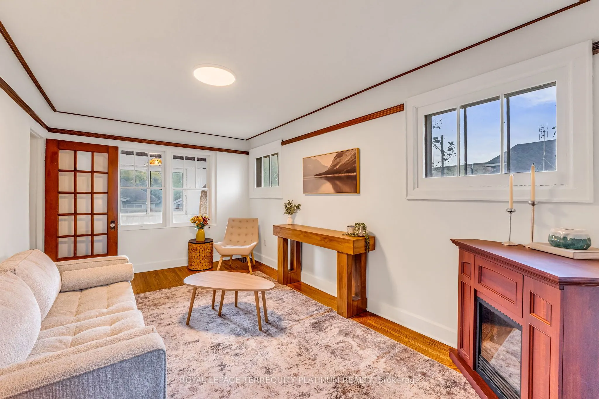 10 Locarno Avenue