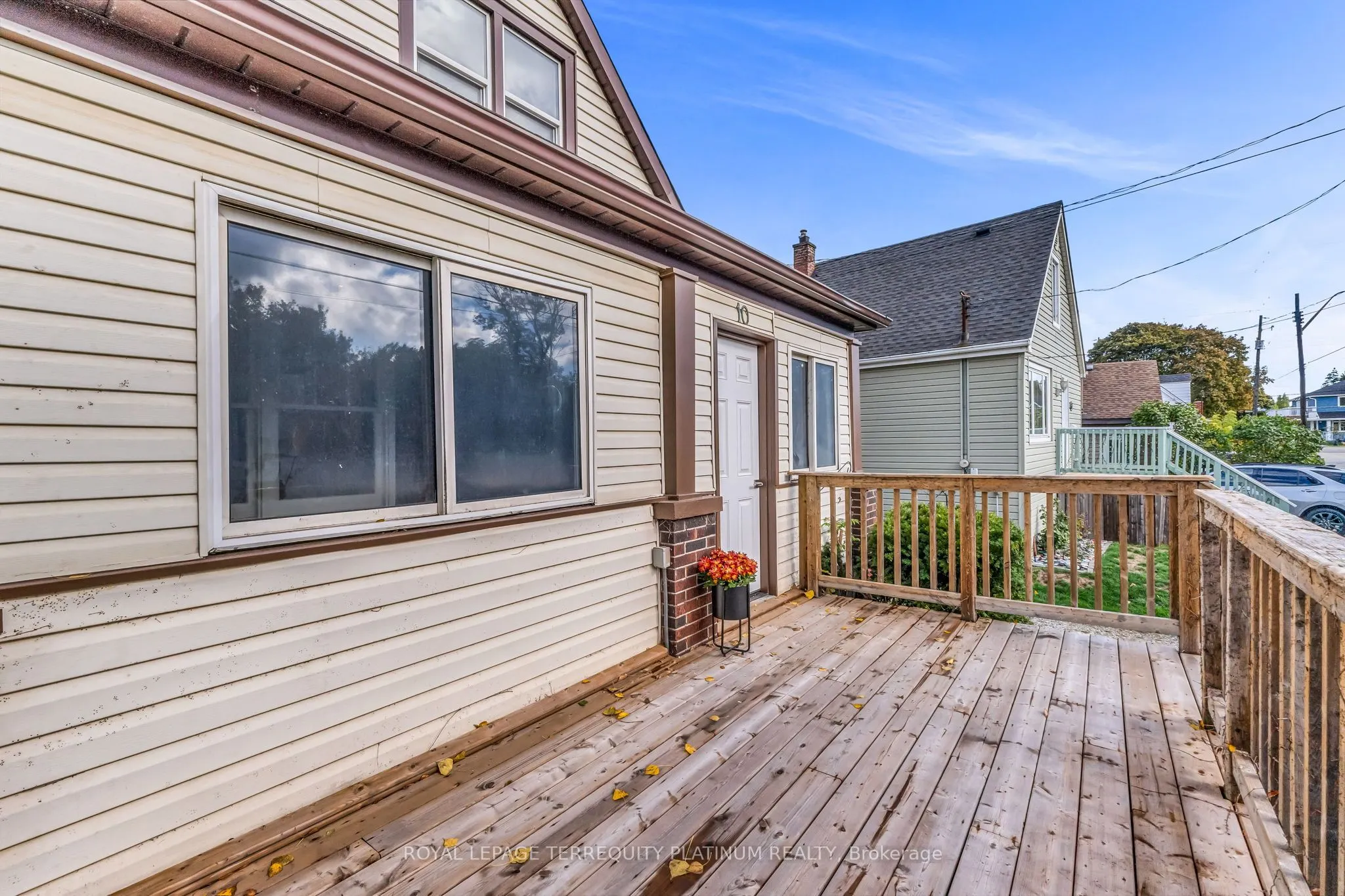 10 Locarno Avenue
