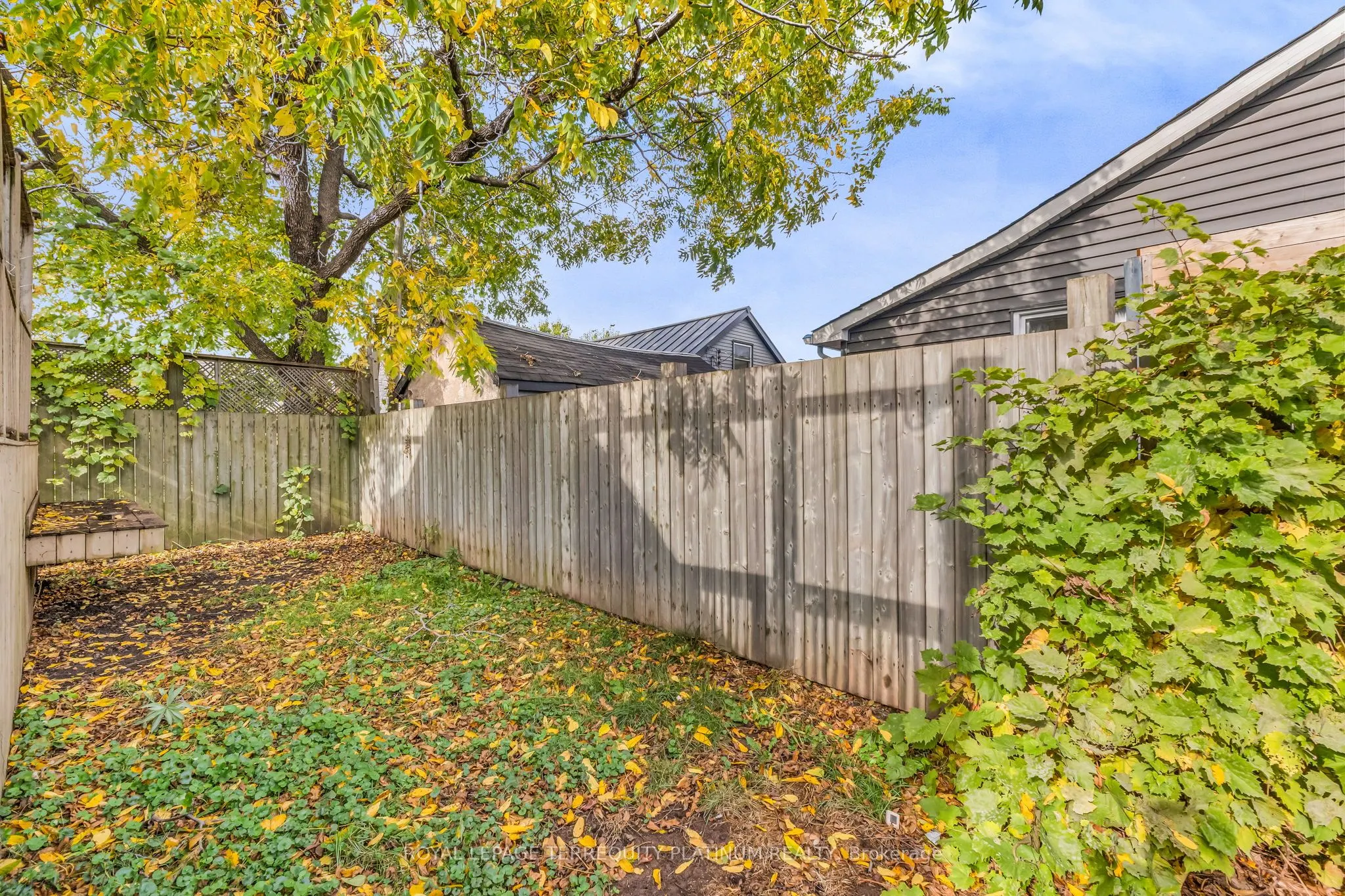10 Locarno Avenue