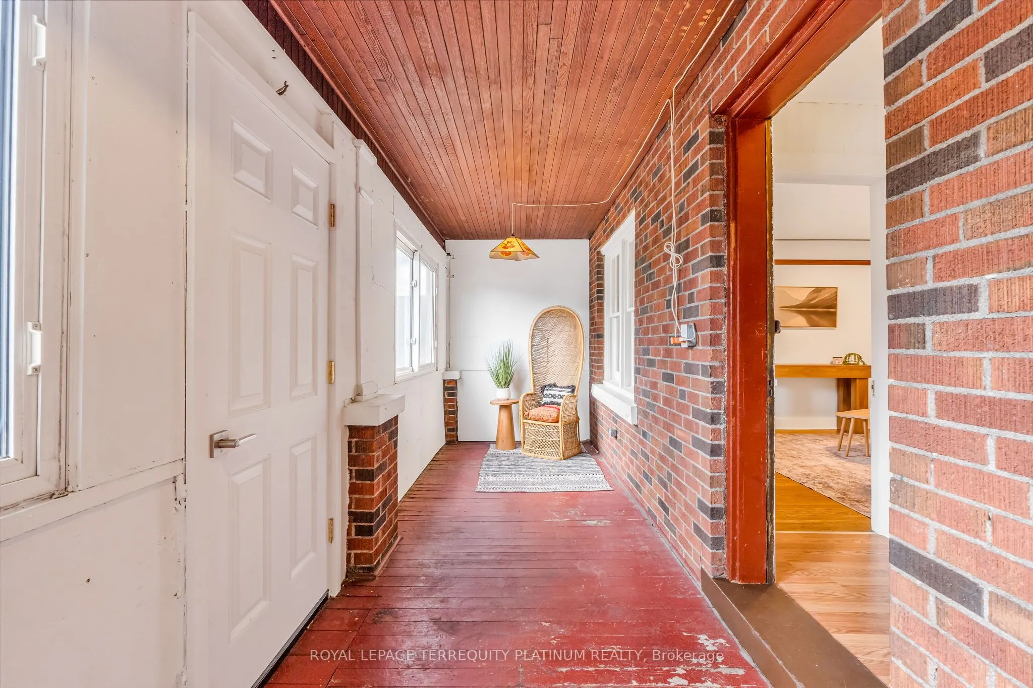 10 Locarno Avenue