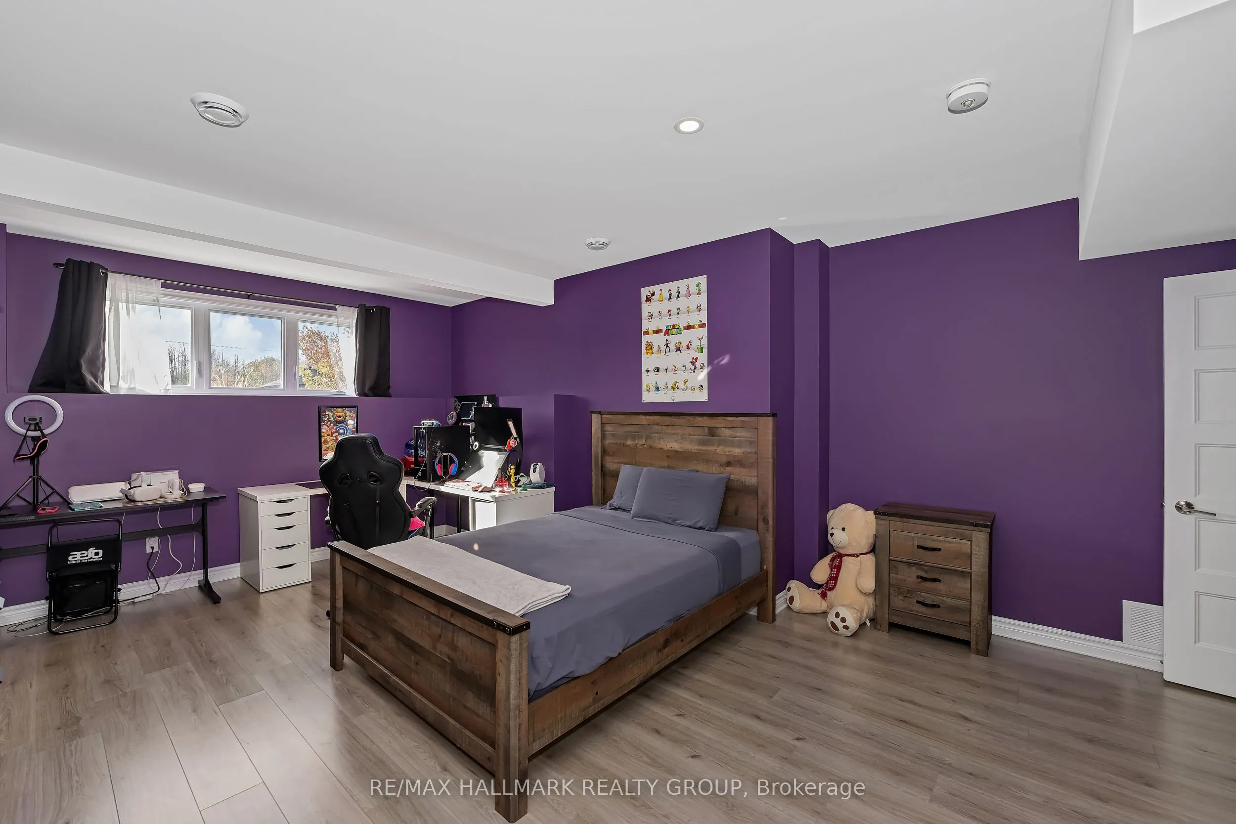 1350 Country Lane