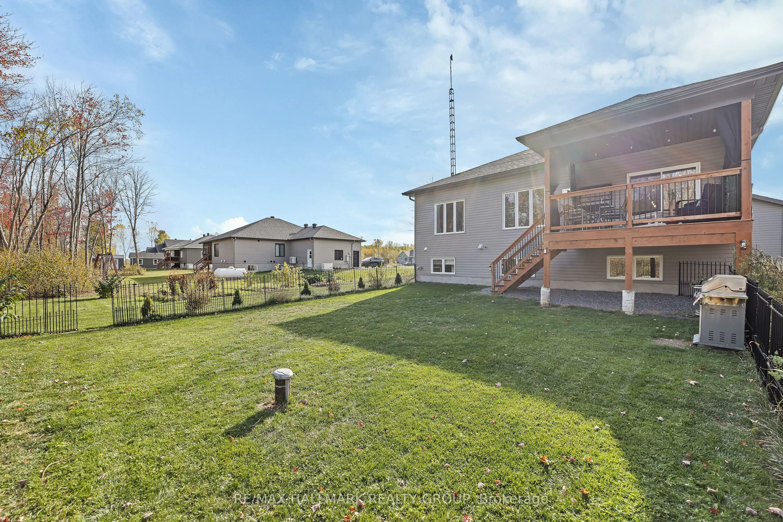 1350 Country Lane