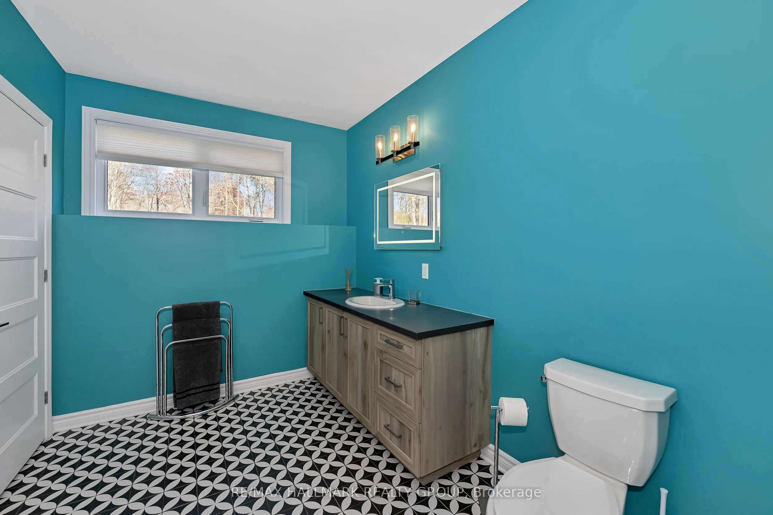 1350 Country Lane
